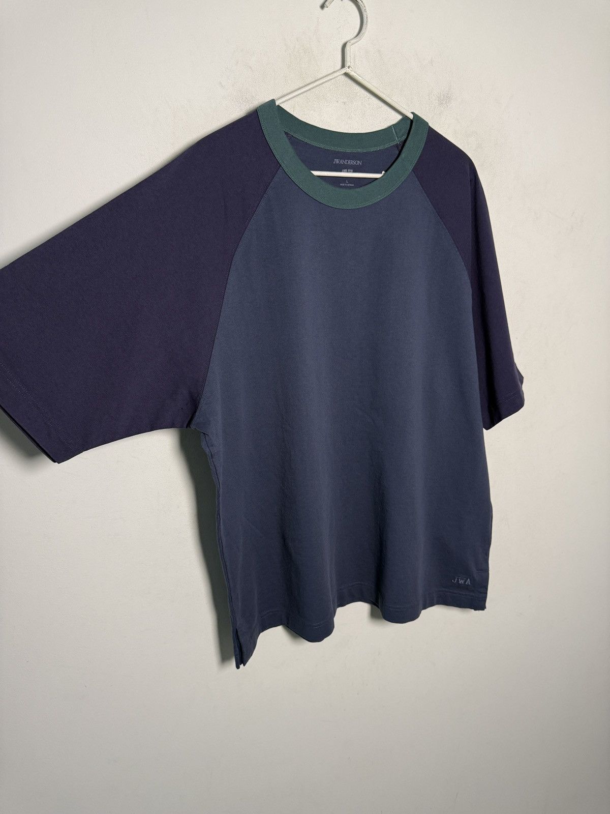 JW Anderson × Uniqlo JW Anderson raglan tee Size US L / EU 52-54 / 3 - 4 Thumbnail