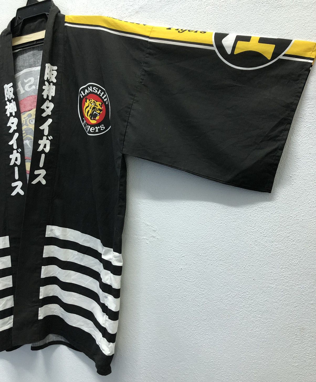 Vintage Vintage Hanshin Tigers 2003V Kimono Size US XL / EU 56 / 4 - 7 Thumbnail