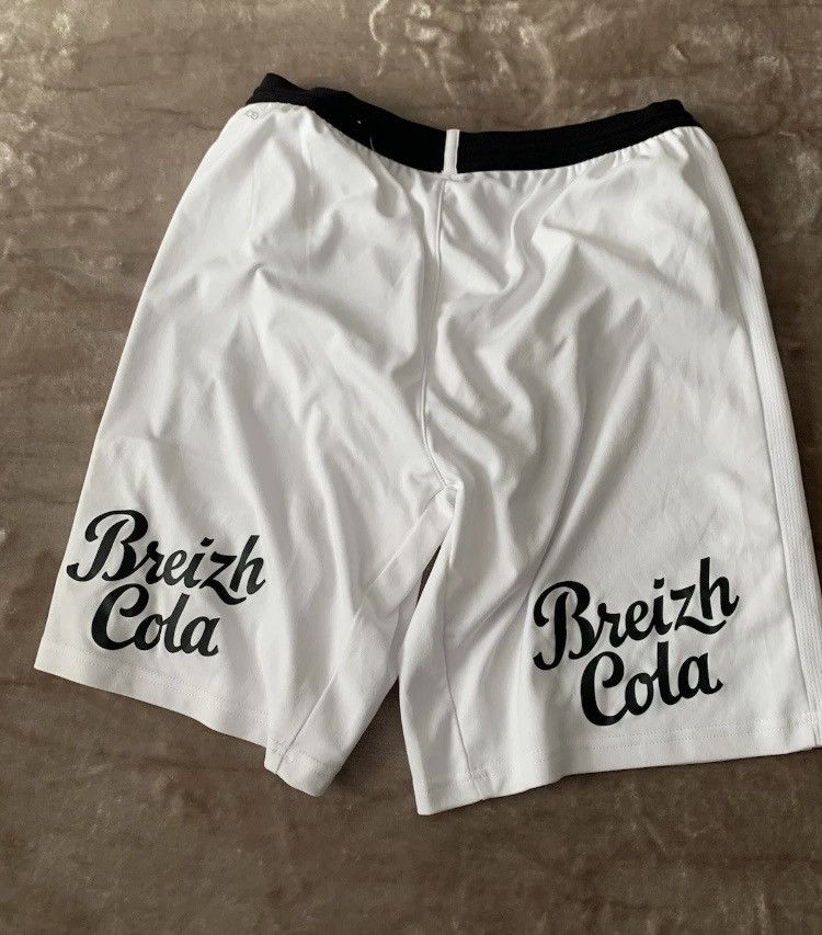 Puma Short from rennes stadium Size US 36 / EU 52 - 2 Thumbnail