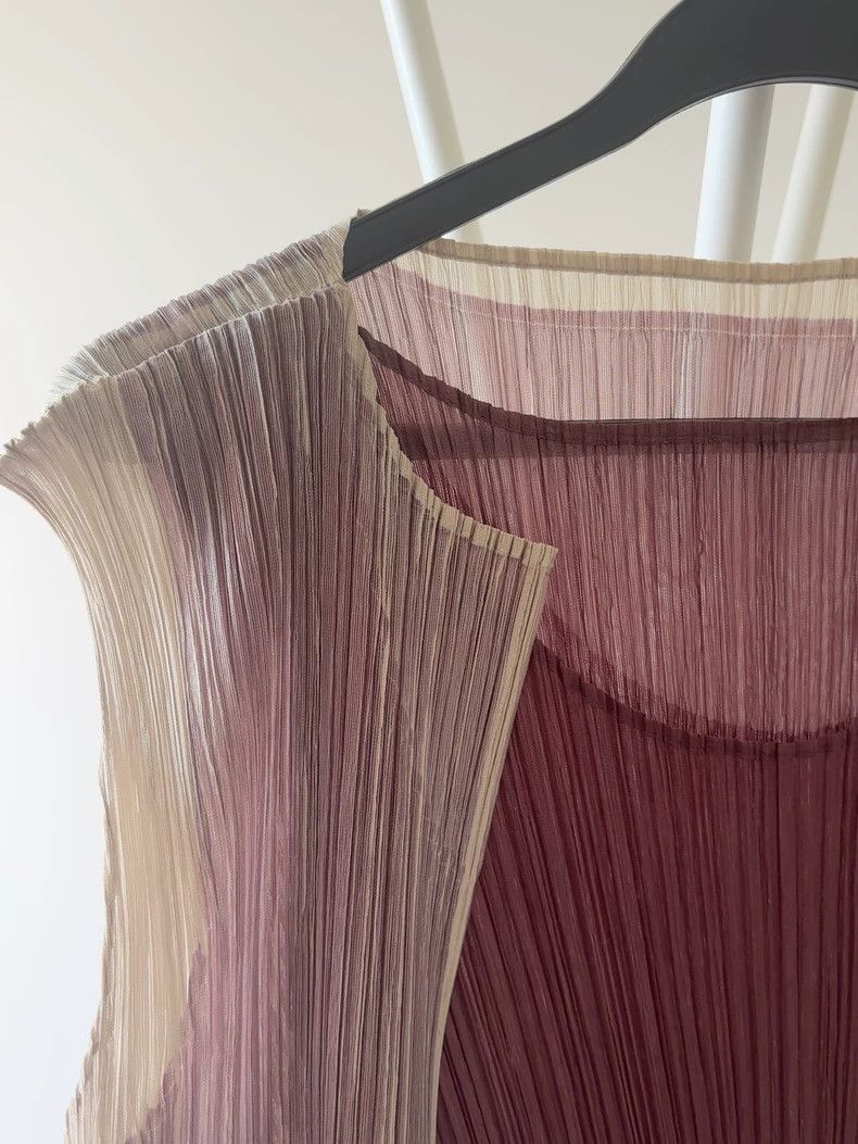 Issey Miyake Issey Miyake size:one size Wine red pleated vest Size XS / US 0-2 / IT 36-38 - 2 Thumbnail