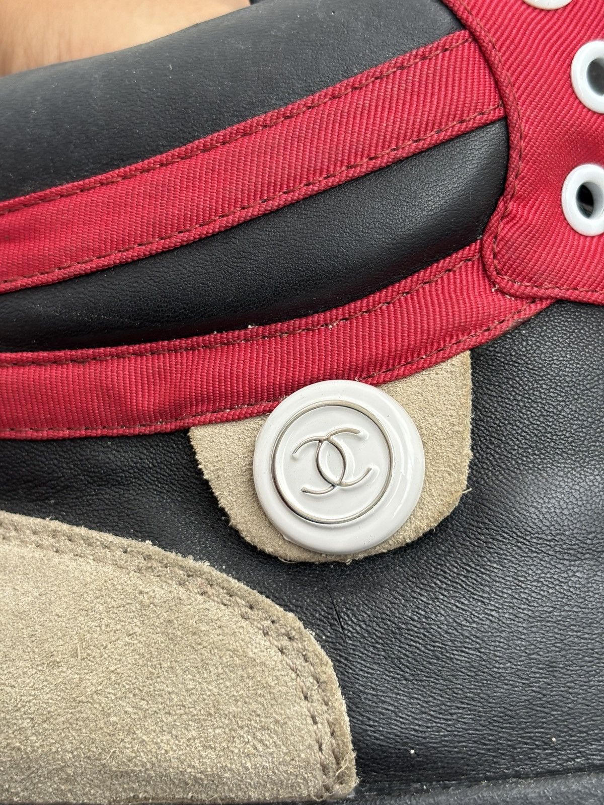 Chanel 2020 Interlocking CC Logo Sneakers Size US 7.5 / EU 40-41 - 8 Thumbnail