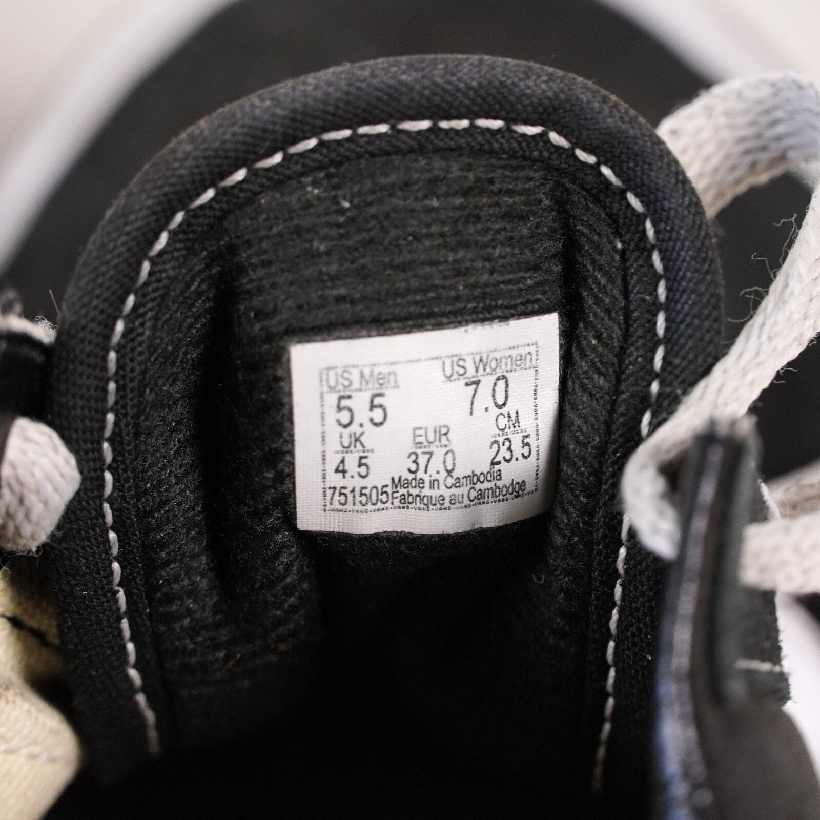 Vans Vans Off The Wall Athletic Skate Shoe Casual Sneaker Men 5.5 Size US 5.5 / EU 38 - 9 Thumbnail
