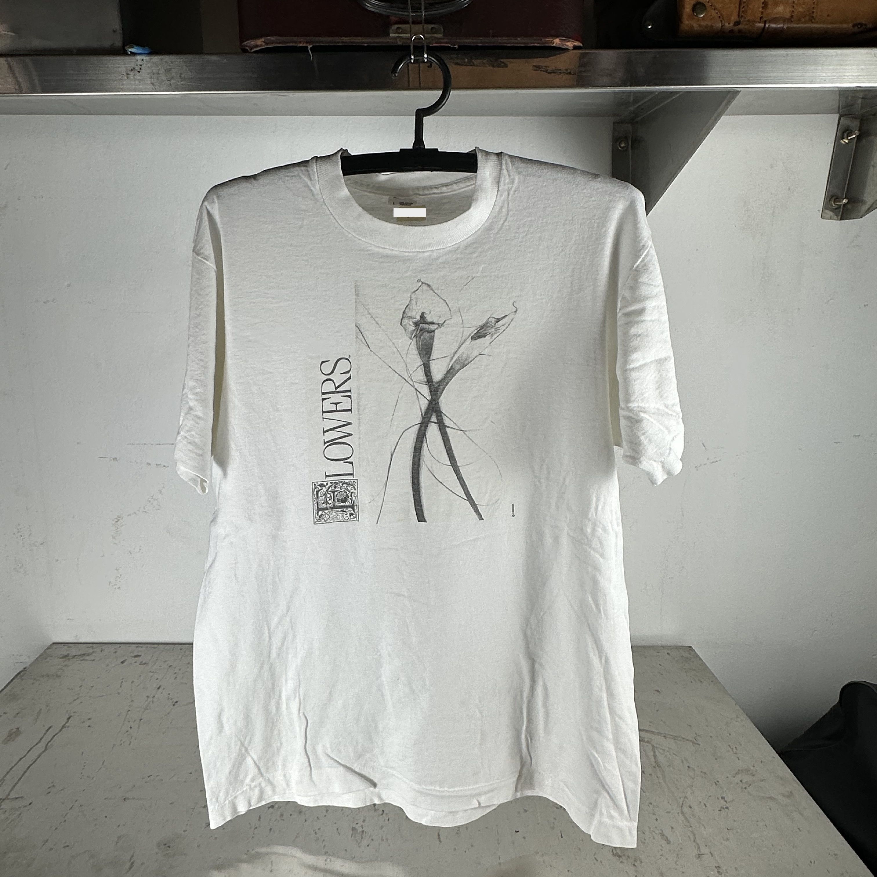Vintage ​​Vintage 90s Flowers Drawing Artwork Graphic Large T-shirt Size US L / EU 52-54 / 3 - 1 Thumbnail