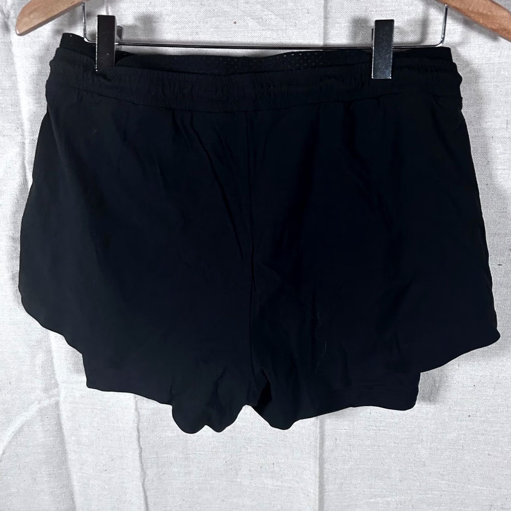 Athleta Athleta Shortie 2 in 1 Black Running Shorts Womens Size 6 Workout Gym Size 28" / US 6 / IT 42 - 3 Thumbnail