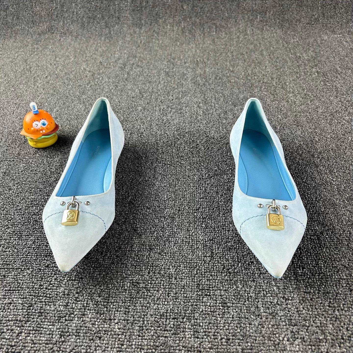 Louis Vuitton Louis Vuitton blue flats 37.5 Worn 2x Size US 6.5 / IT 36.5 - 2 Thumbnail