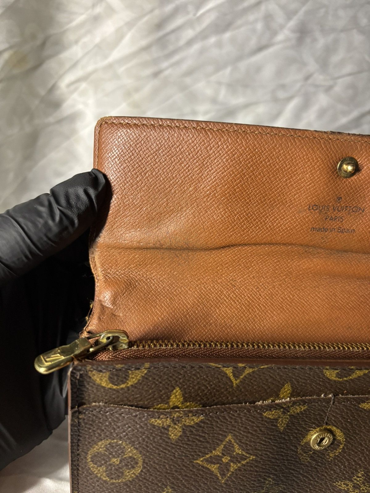 Louis Vuitton (very worn) Louis Vuitton Long Wallet Size ONE SIZE - 12 Thumbnail