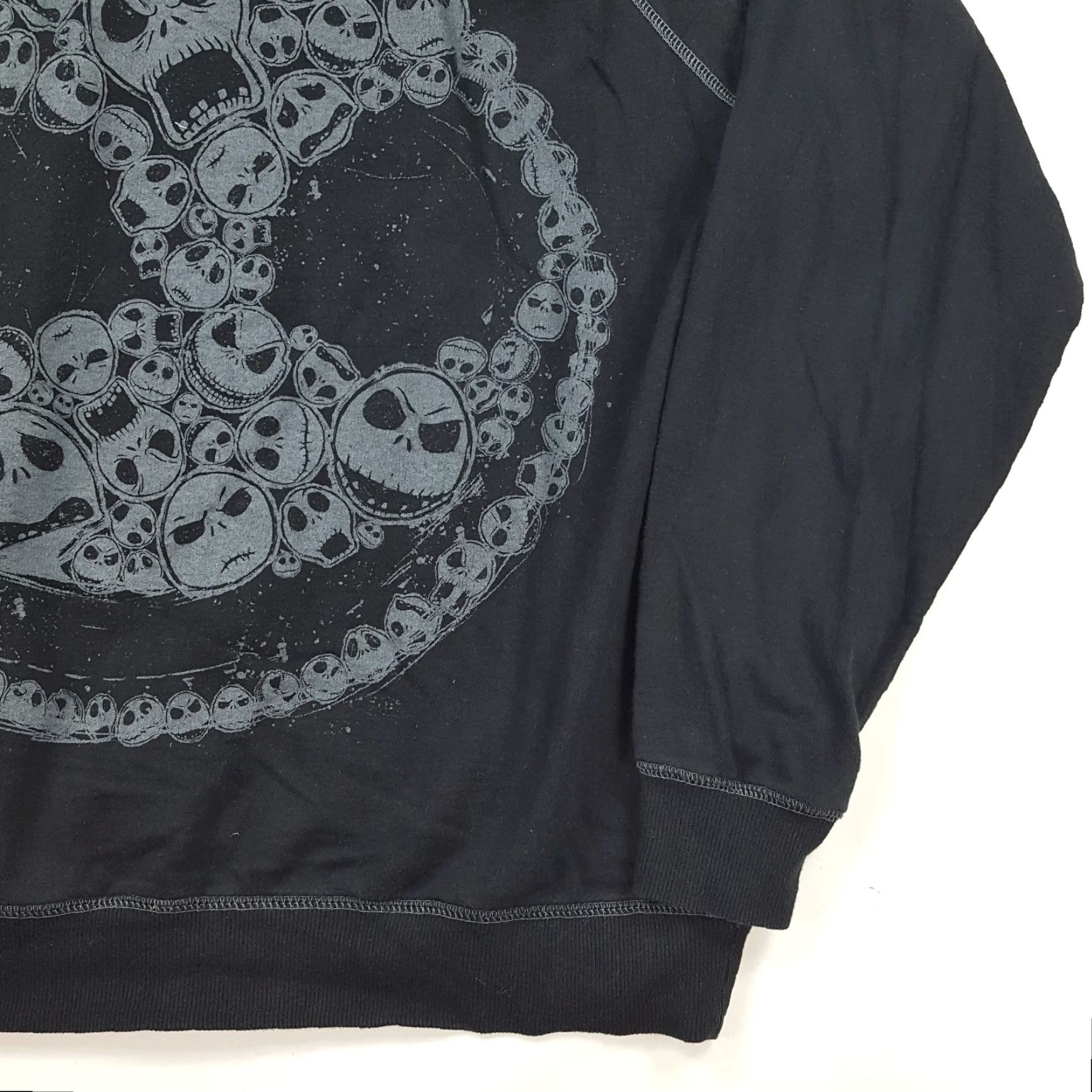 Disney Nightmare Before Christmas Y2K Black Skull Large Crewneck Sweatshirt Pullover Size L / US 10 / IT 46 - 4 Thumbnail