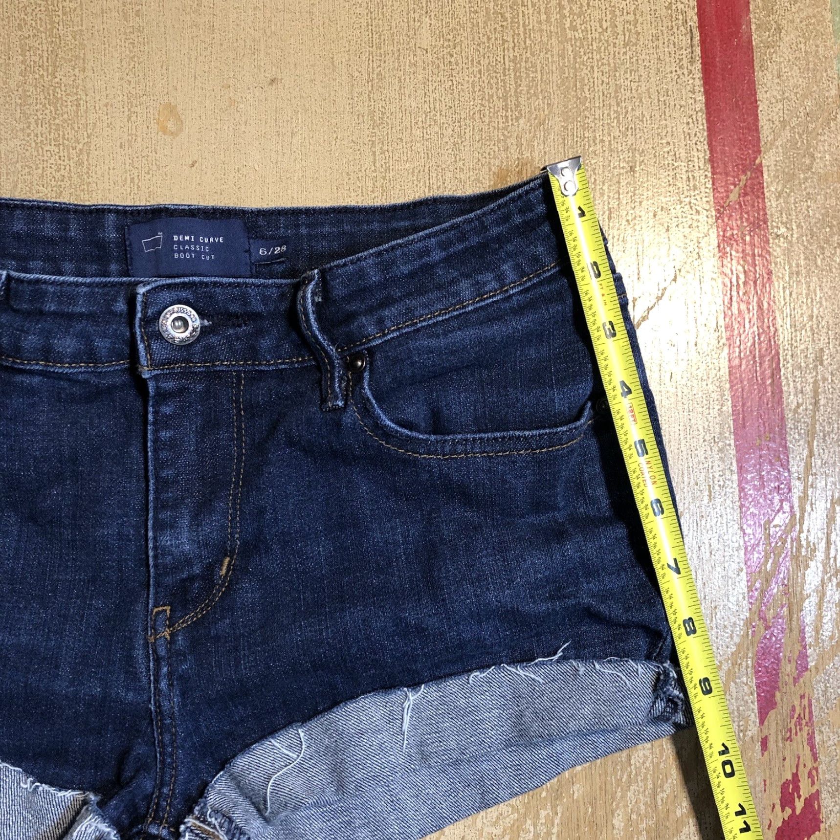 Levi's VINTAGE Levi's Shorts Womens 6 Blue Denim Cut-Off Frayed Hems Zip Fly Cuffed 80s 90s Bohemian Classic Designer Jeans Denim Shorts Womens Reg Size 28" / US 6 / IT 42 - 6 Thumbnail