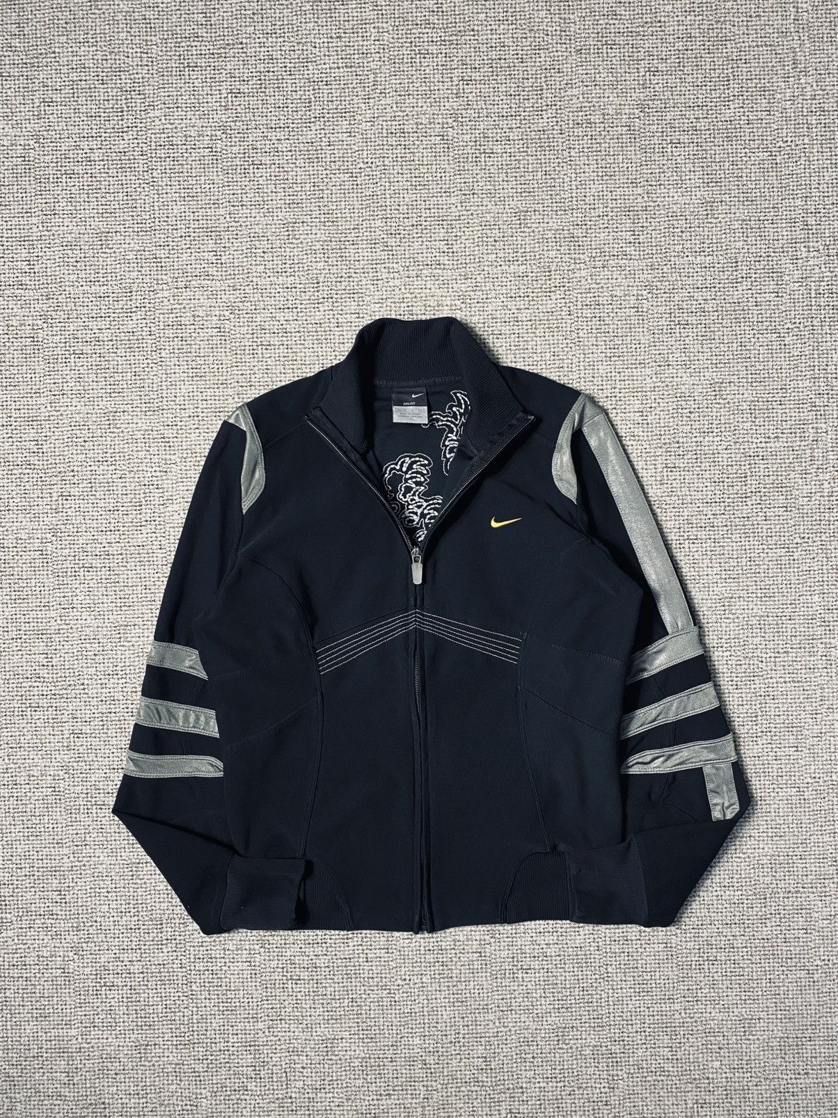 Nike Rare Y2k Nike Drifit Track Jacket Size US S / EU 44-46 / 1 - 1 Thumbnail