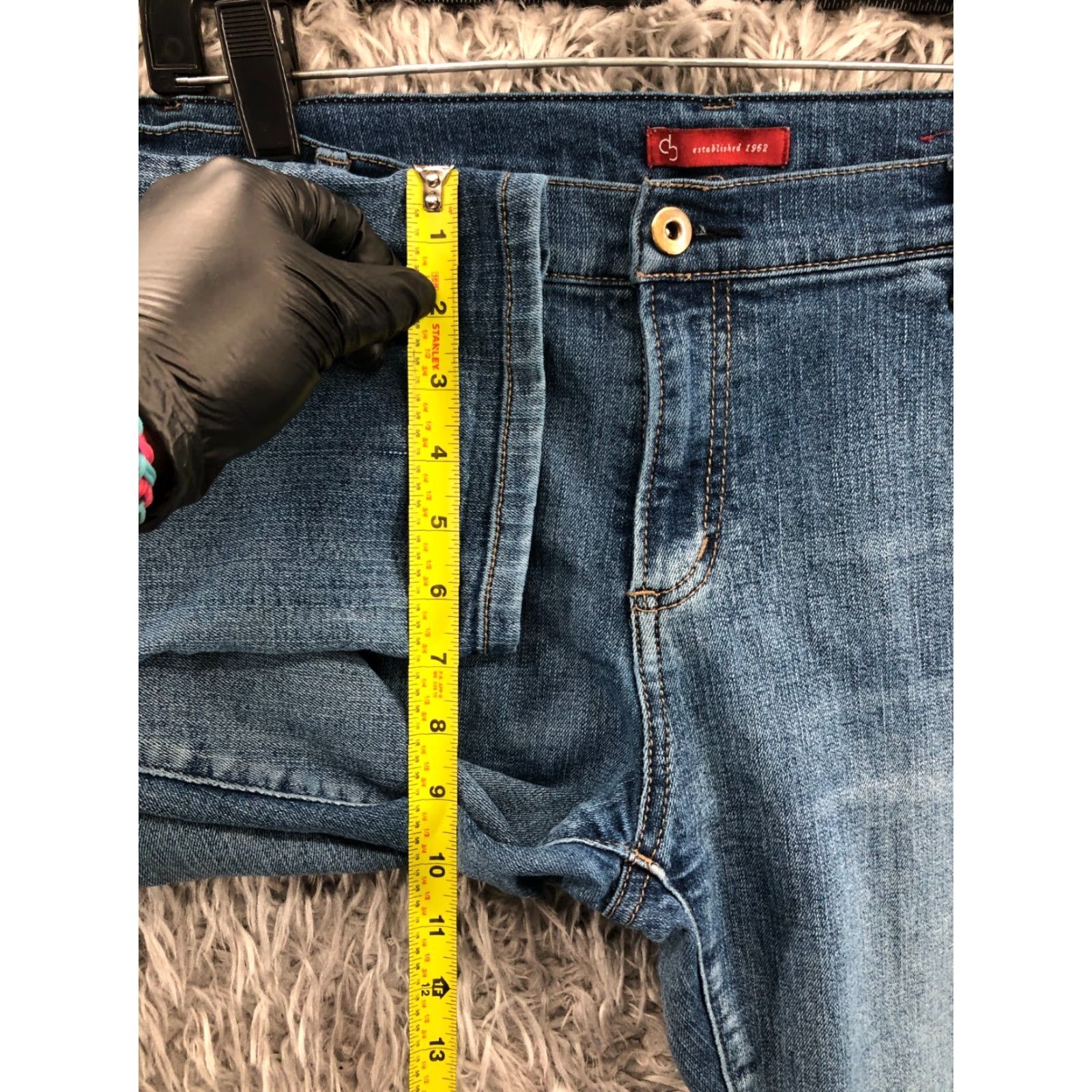 Vintage db Jeans Capri Size 12 Womens Medium Wash Blue Regular Fit 5-Pocket Denim Cotton Button Zipper Logo Belt Loops Inseam 25 in Vintage No Size 34" / US 12 / IT 48 - 4 Thumbnail