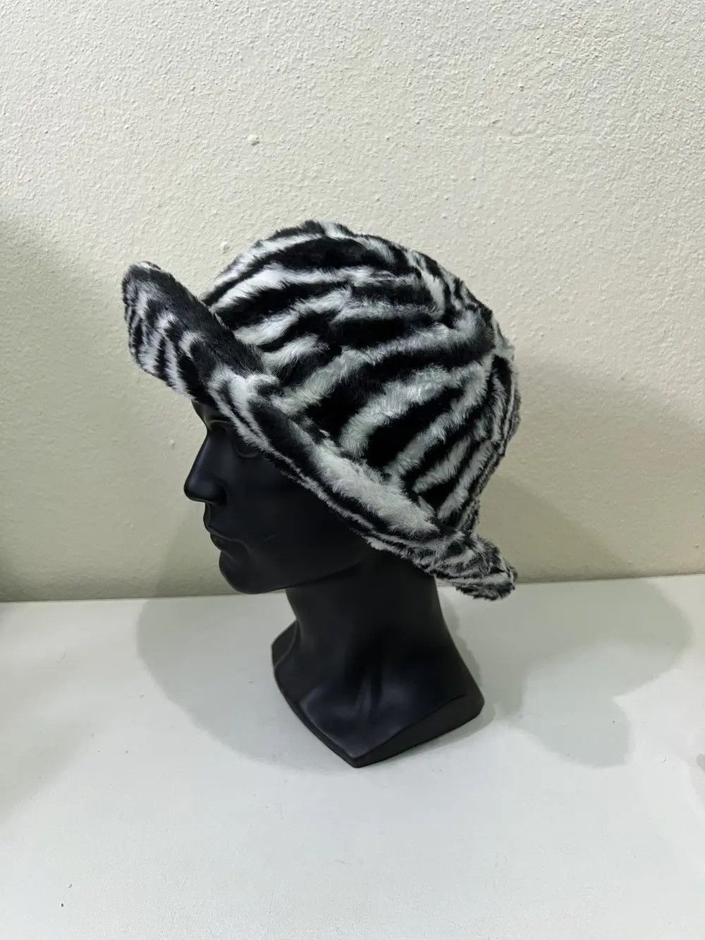 Vintage Vintage Fur Fleece Overprint Zebra Bucket Hats Size ONE SIZE - 3 Thumbnail