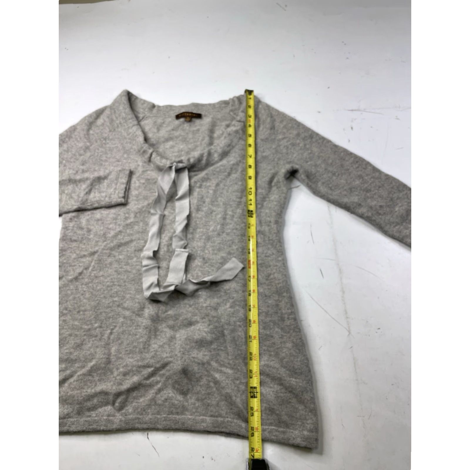 Vintage Adrienne Vittadini Sweater Women's Crew Neck Cashmere Bow Small Gray S Pullover Knit Size S / US 4 / IT 40 - 6 Thumbnail