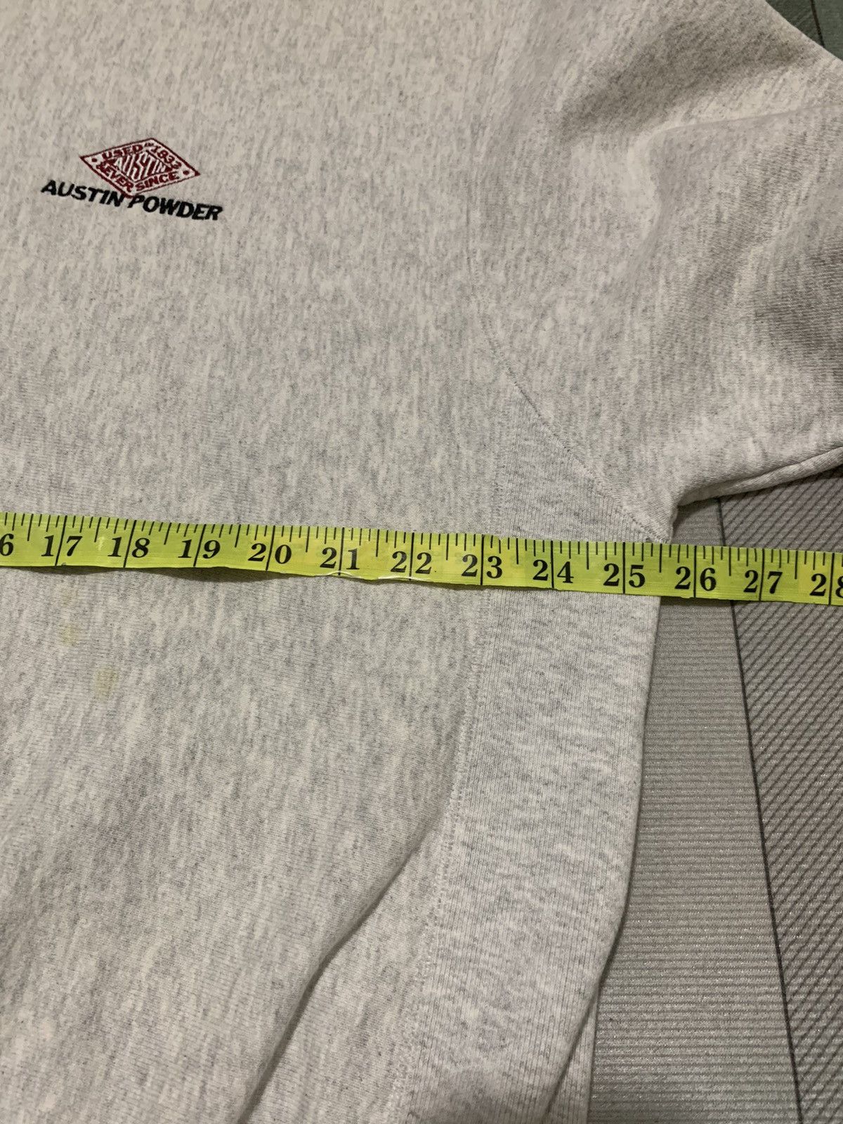 Vintage Vintage Austin Powder Sweatshirt Large Size US L / EU 52-54 / 3 - 10 Thumbnail