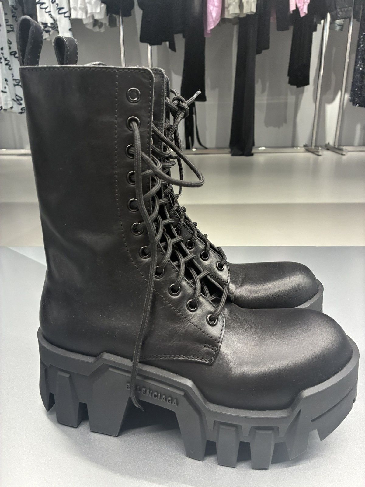 Balenciaga Balenciaga tractor stomper lace up bootie zip boot L20