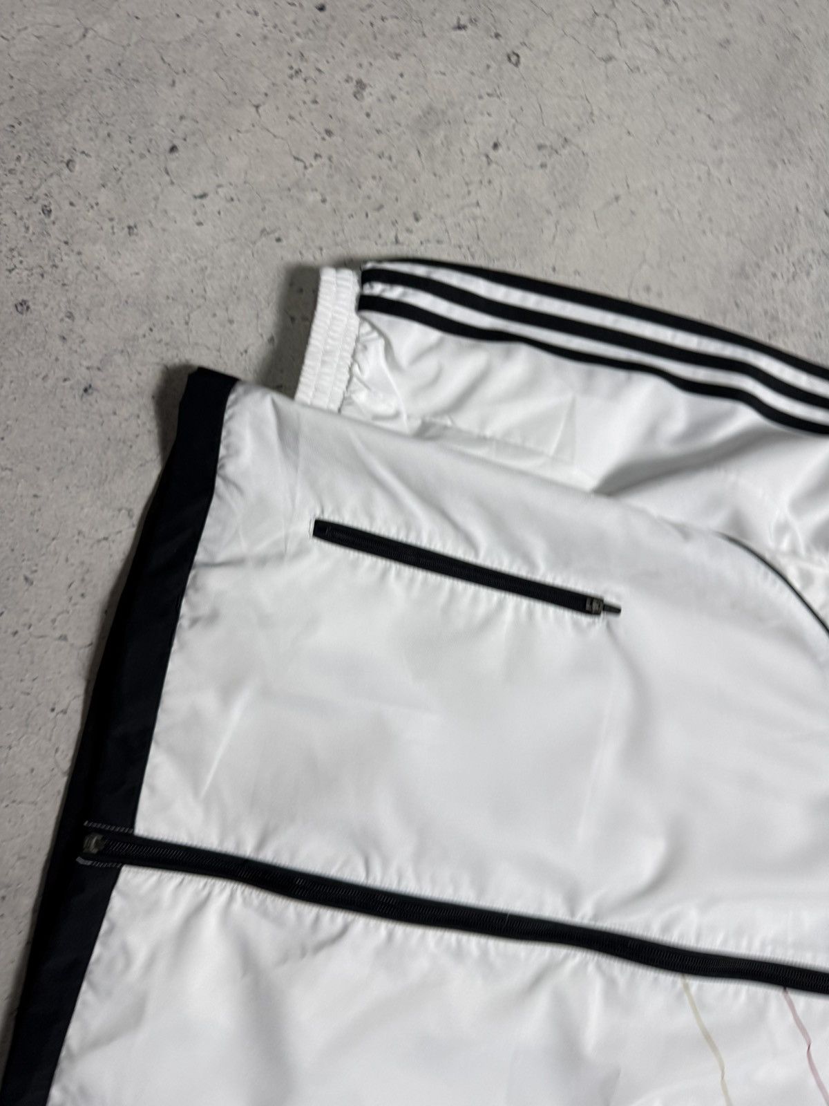 Adidas Adidas Germany Team Vintage Nylon Football Jacket Soccer Y2K Size US M / EU 48-50 / 2 - 3 Thumbnail