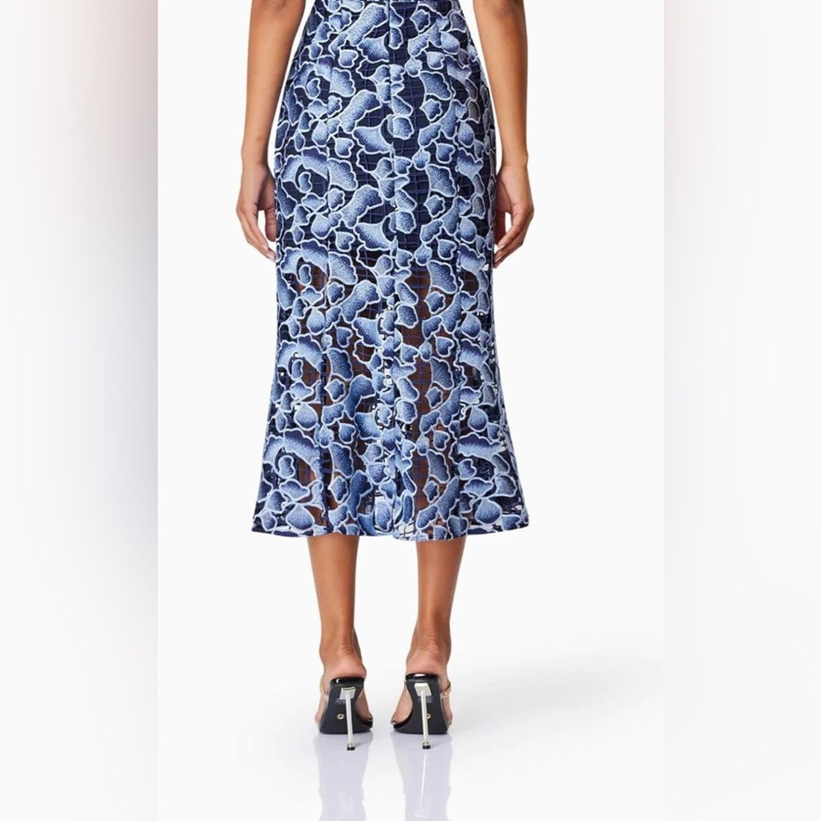 ELLIATT NWT Elliatt $300 Blue Floral Midi Skirt Size S Size 27" / US 4 / IT 40 - 4 Thumbnail