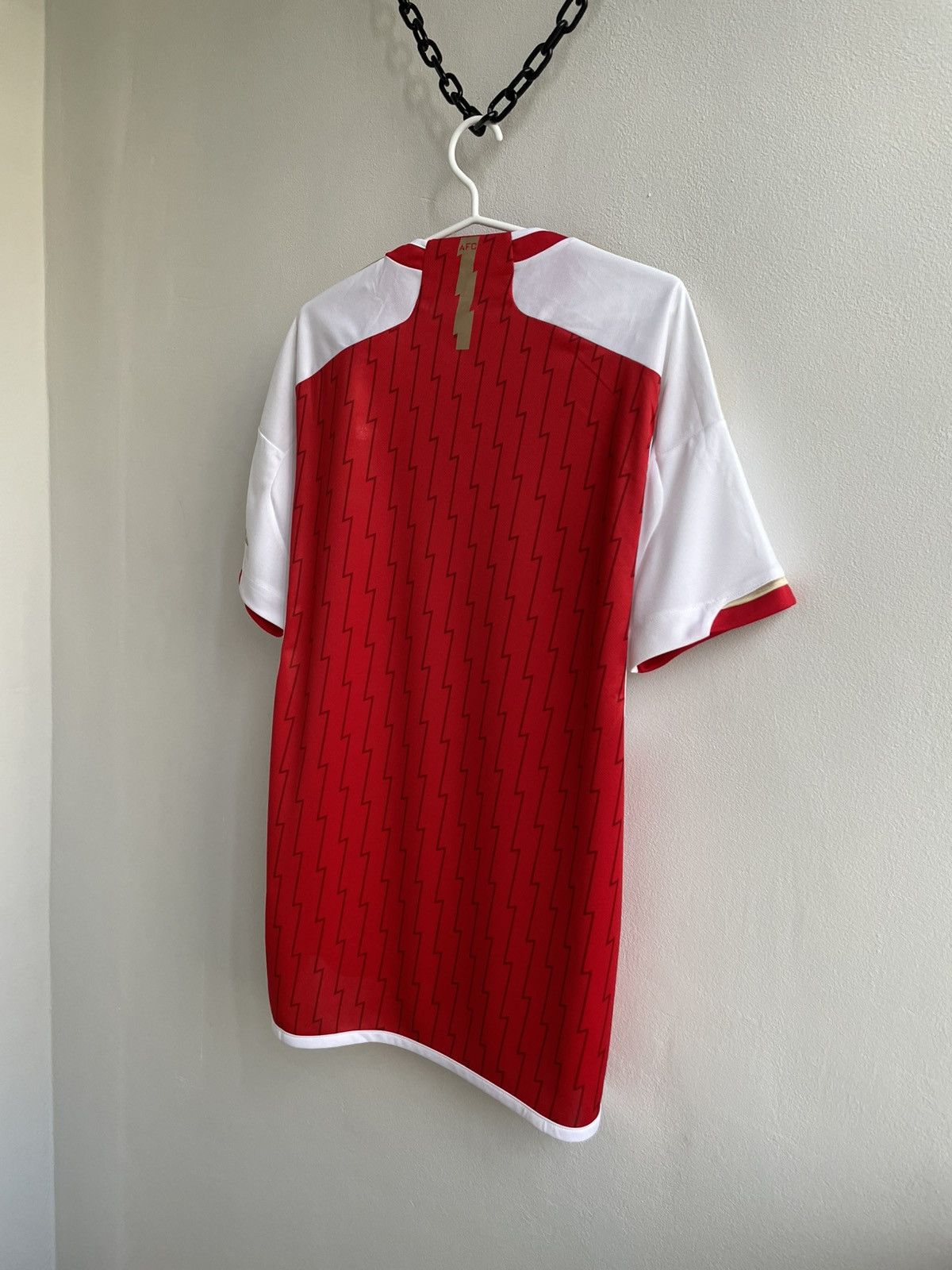 Vintage New Arsenal 2023 2024 Football Shirt Soccer Jersey HR6929 Size US L / EU 52-54 / 3 - 16 Thumbnail