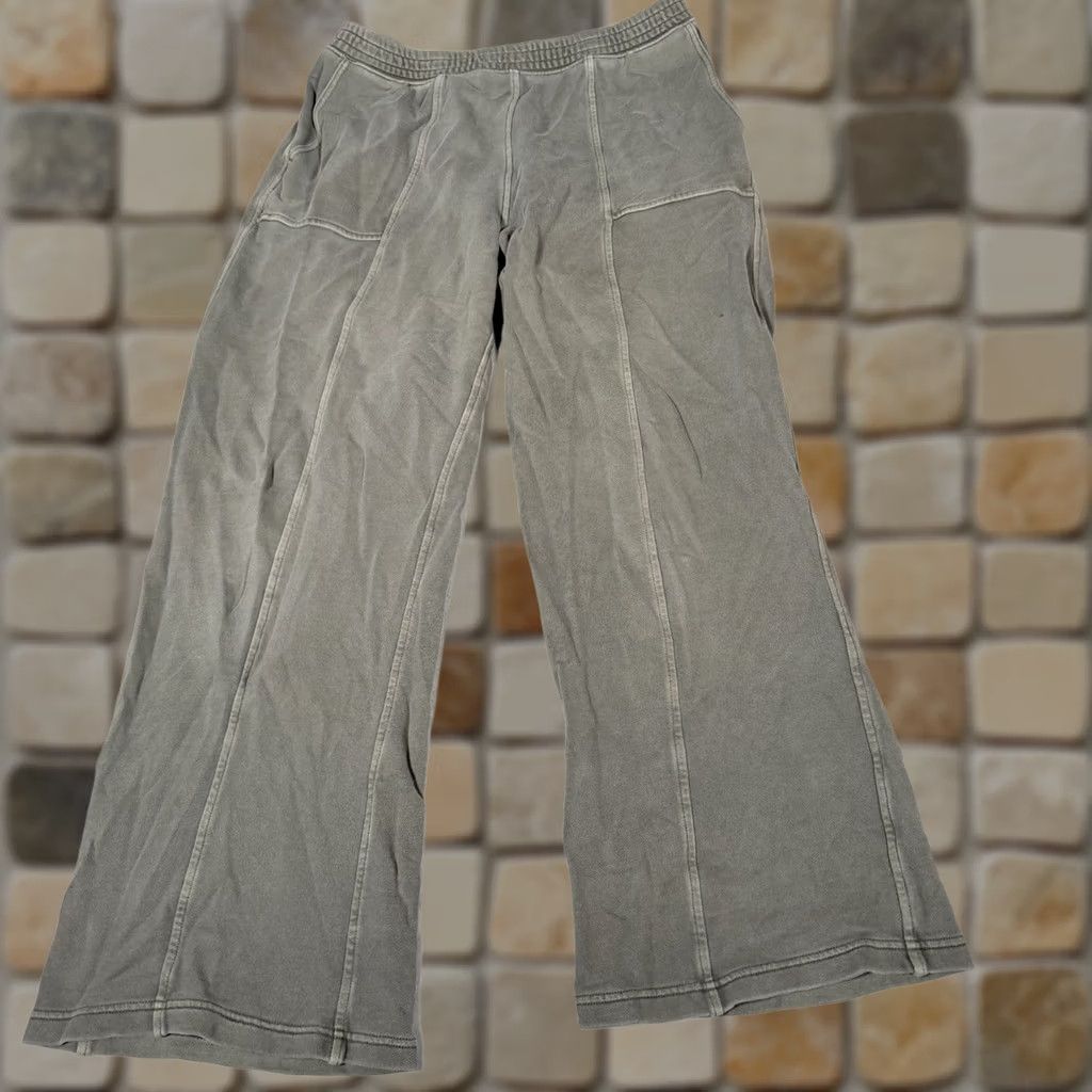 Vintage Aerie Pants Womens Large Green Cozycore Minimalist Wide Leg Fleece Sweatpants Size 36" / US 14 / IT 50 - 1 Thumbnail