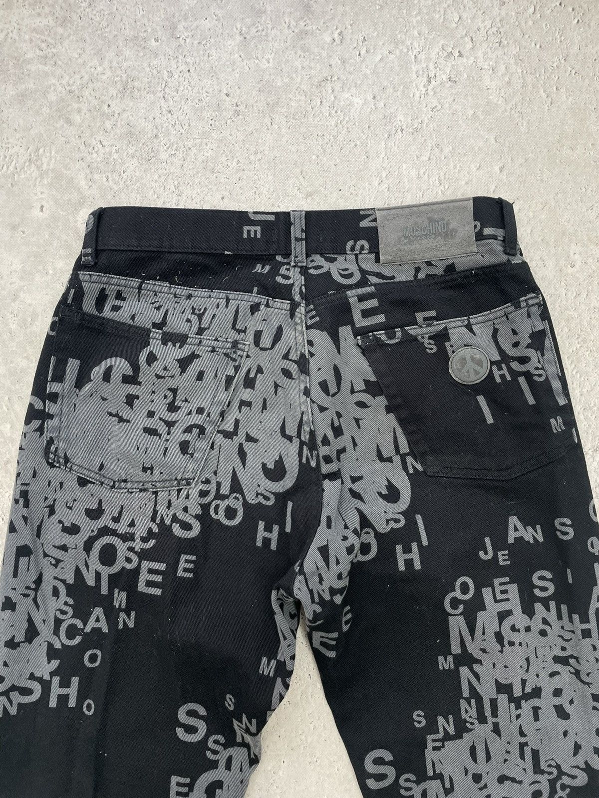 Moschino Rare monogram Moschino Jeans y2k monogram baggy pants jeans Size US 32 / EU 48 - 12 Thumbnail