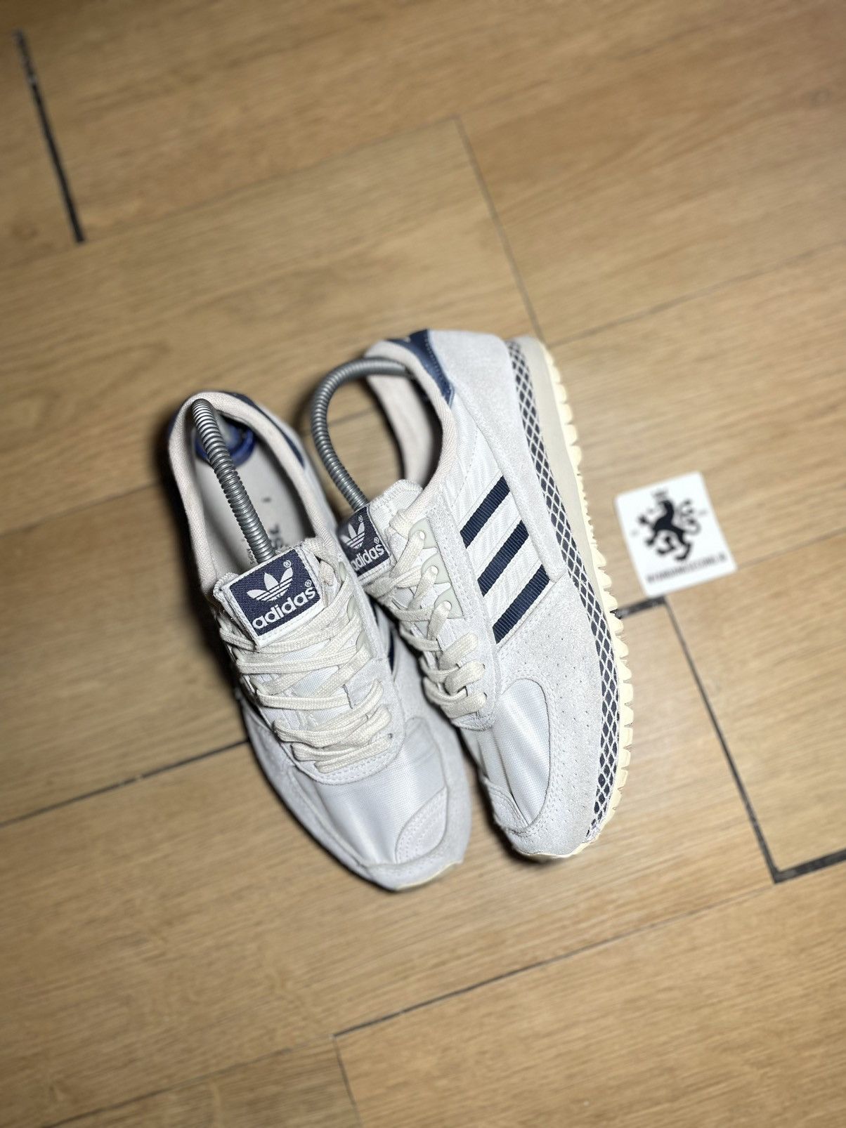 Adidas ADIDAS MARATHON Size US 6.5 / EU 39-40 - 3 Thumbnail