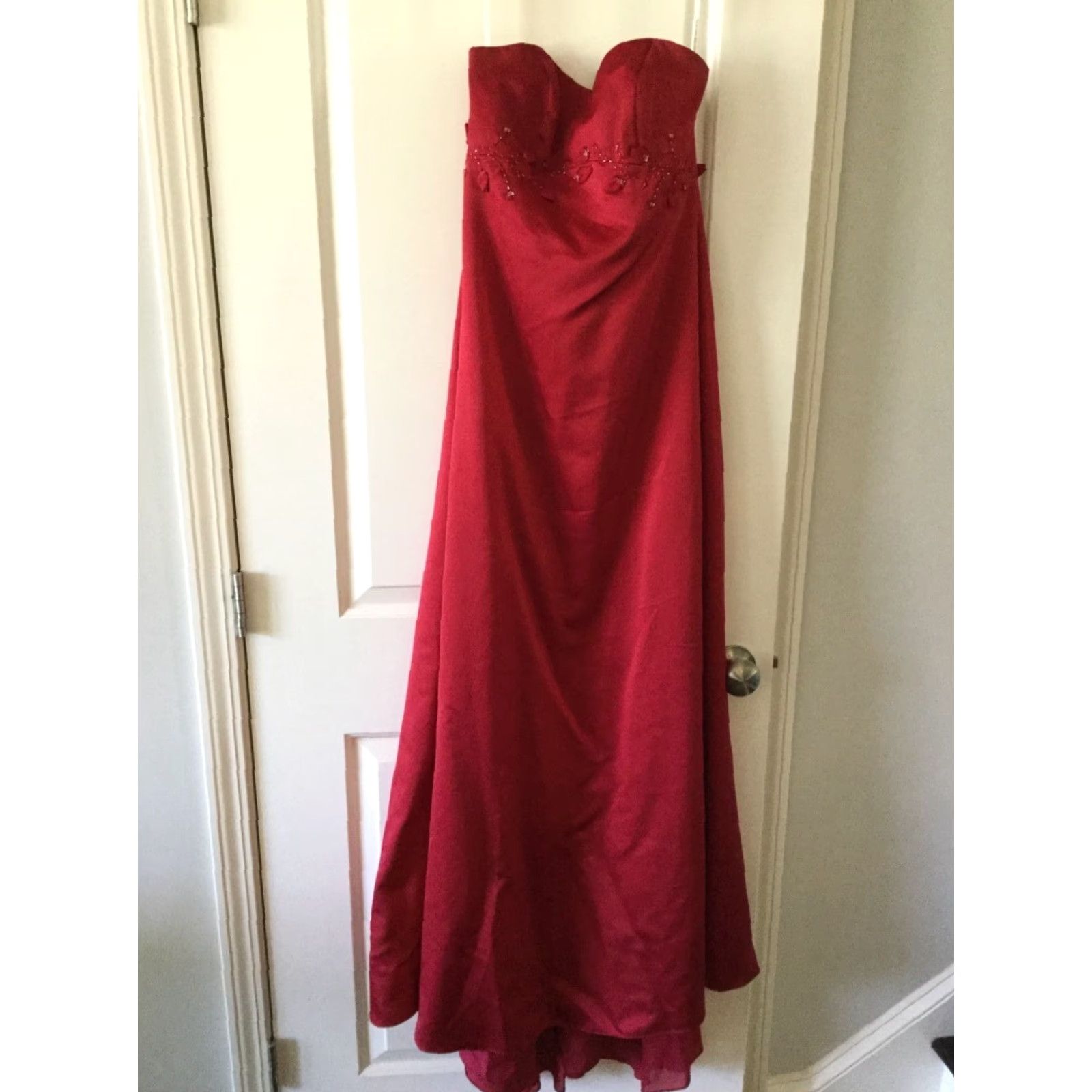Vintage David's Bridal Bridesmaid Red Evening Dress Strapless Size 4 Appliqué Detail Size ONE SIZE - 2 Thumbnail