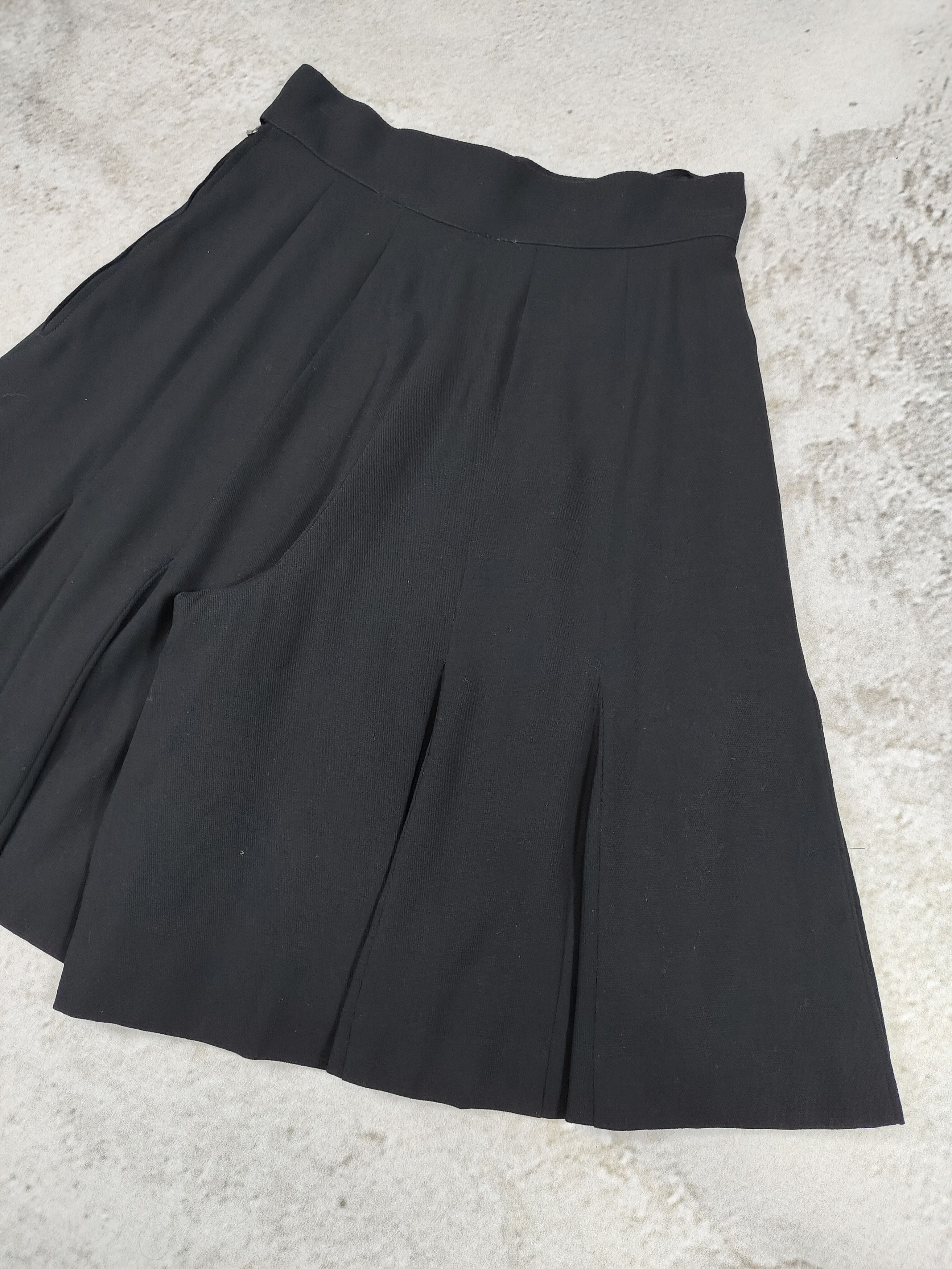 Chanel 90s Chanel Boutique Minimal Wool Pleated Skort Culottes Size 28" / US 6 / IT 42 - 7 Thumbnail