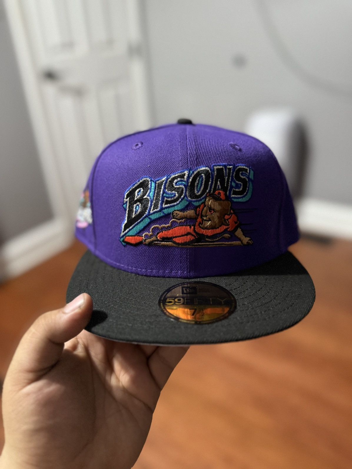 Sneakertown Streetfighter Buffalo Bisons 7 1/2