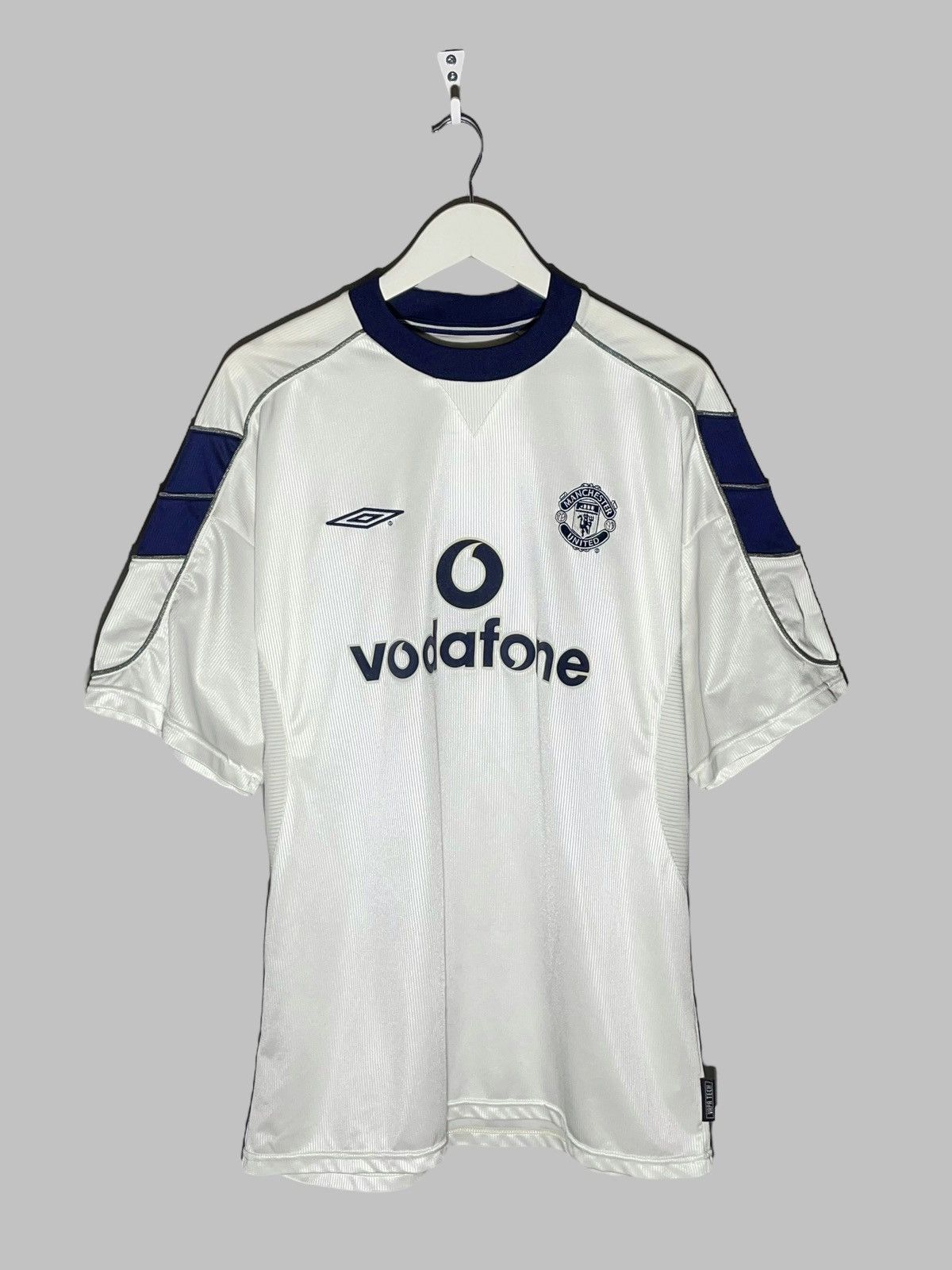 Umbro × Vintage Manchester United Umbro 2000/01 Away Vintage Football Shirt Size US L / EU 52-54 / 3 - 1 Thumbnail