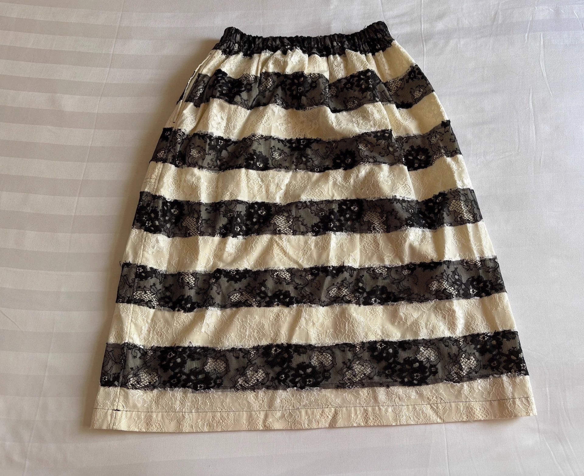 Junya Watanabe JUNYA WATANABE black white lace colorblocked skirts M Size 27" / US 4 / IT 40 - 8 Thumbnail