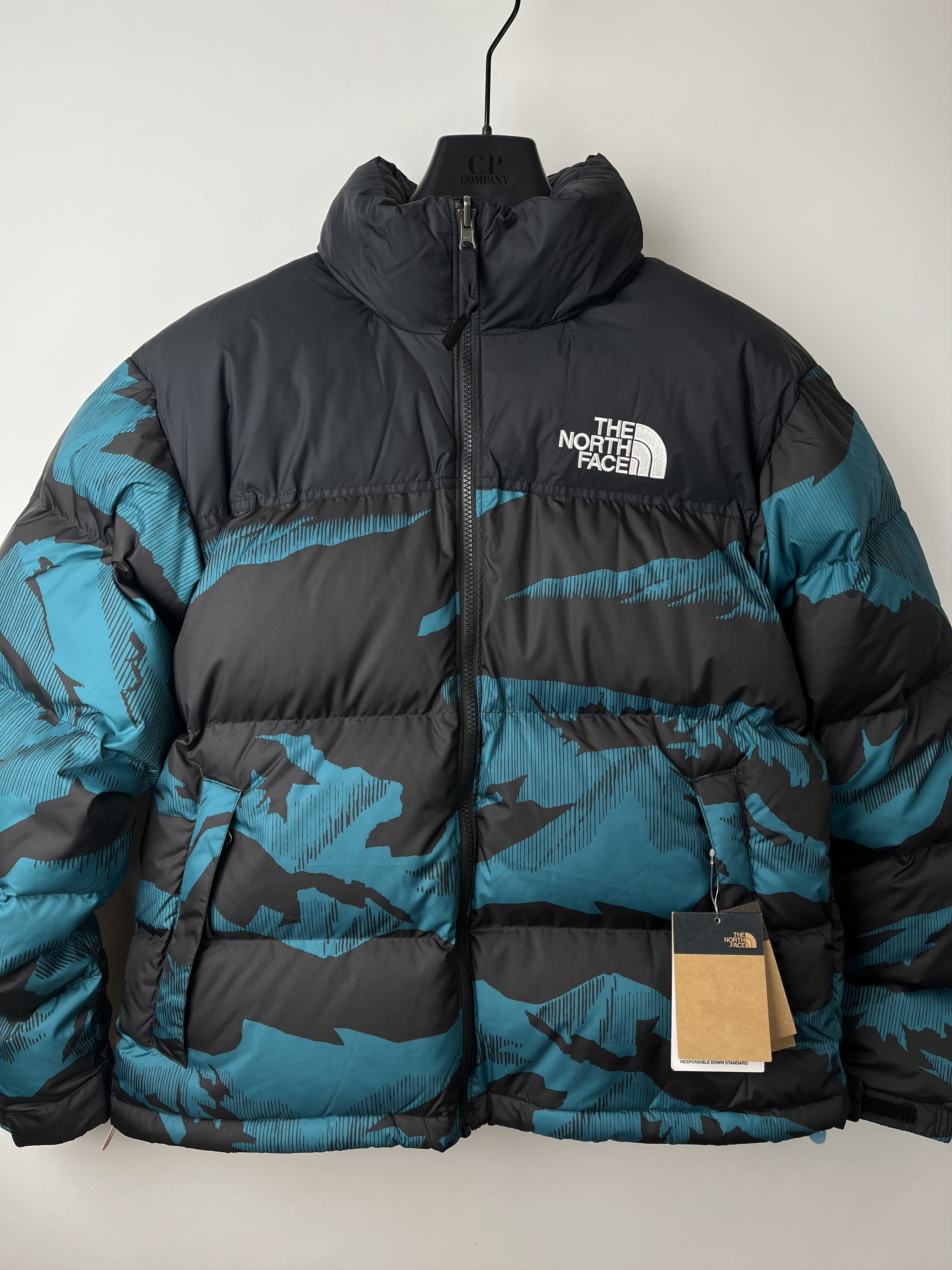 The North Face Down Jacket The North Face Printed 1996 Retro Nuptse Size US L / EU 52-54 / 3 - 1 Thumbnail