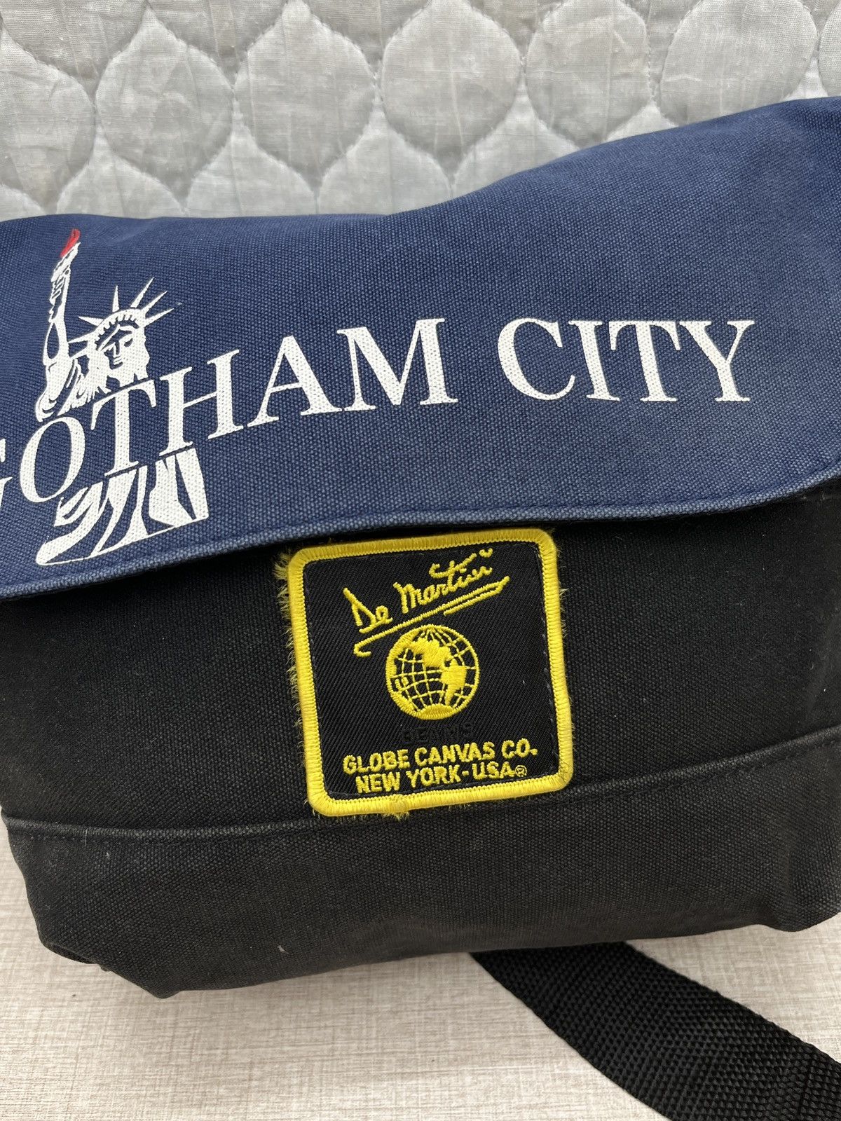 BEAMS GOTHAM CITY SLING BAG