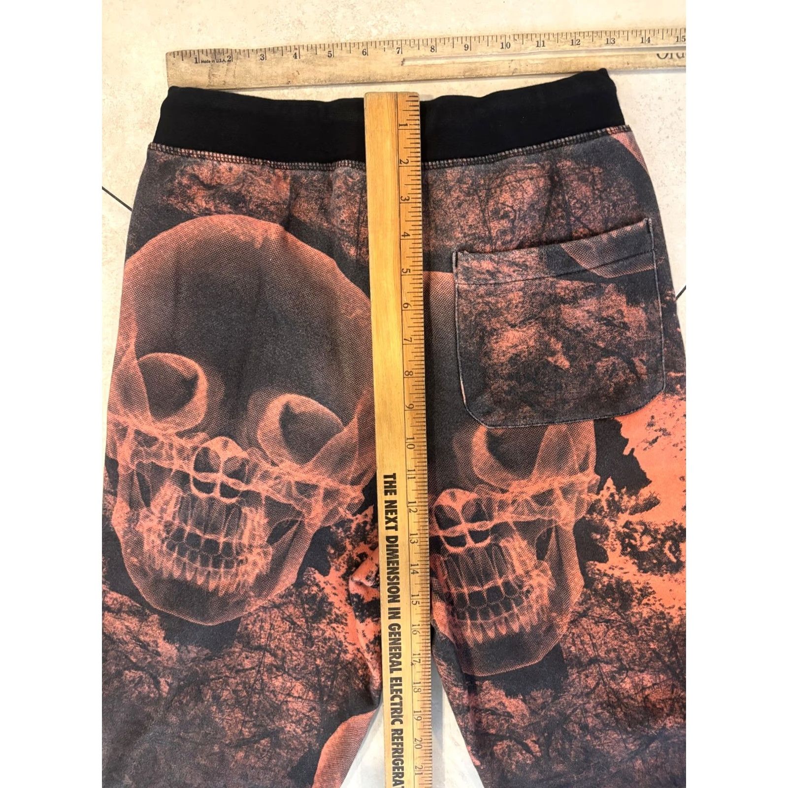 Russell Athletic VINTAGE Russell Athletic ASAP Worldwide Sweatpants Mens XS Skull Graphic Joggers Size US 27 - 7 Thumbnail
