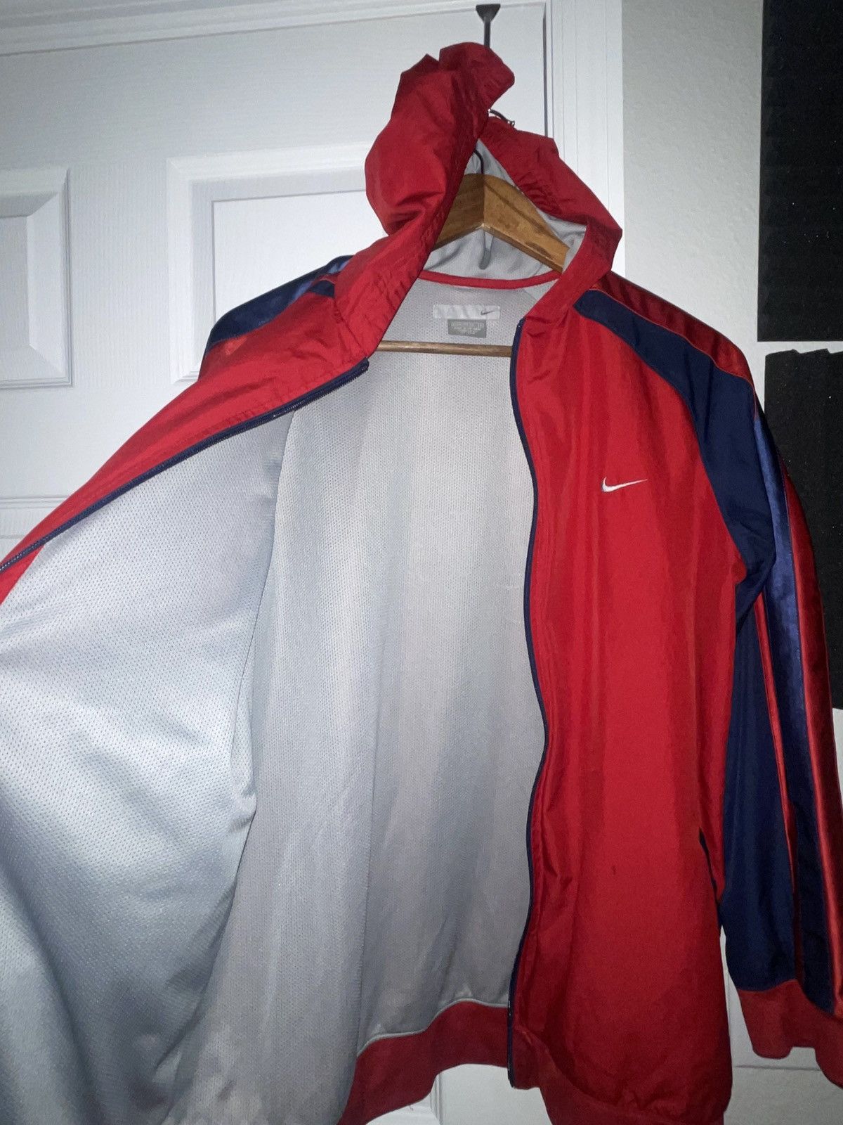 Nike × Vintage Vintage Nike Red and Navy Windbreaker Jacket Size US XL / EU 56 / 4 - 4 Thumbnail