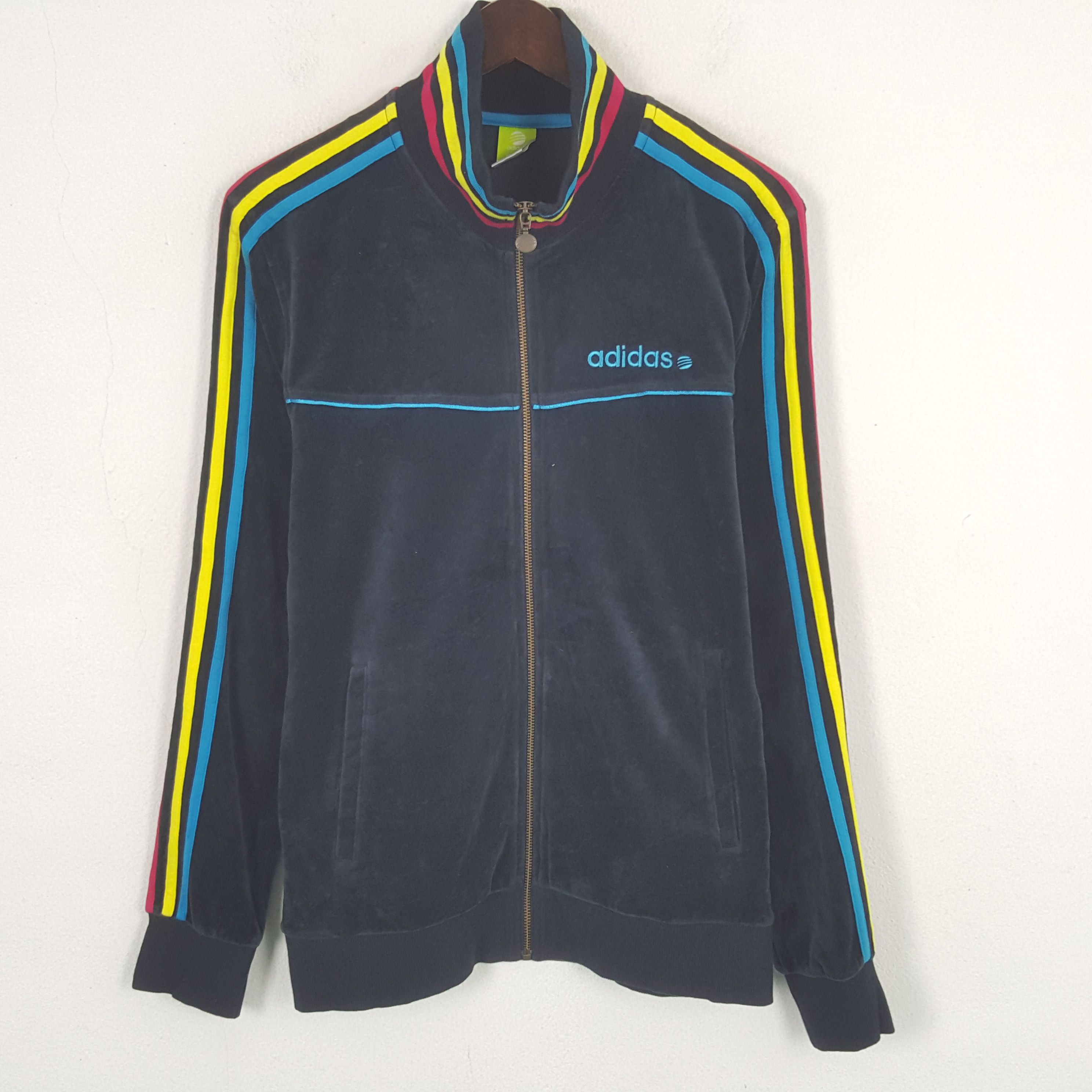 Adidas × Vintage Vintage Adidas Velvet Zipper Jacket C283N12 Size US S / EU 44-46 / 1 - 1 Thumbnail