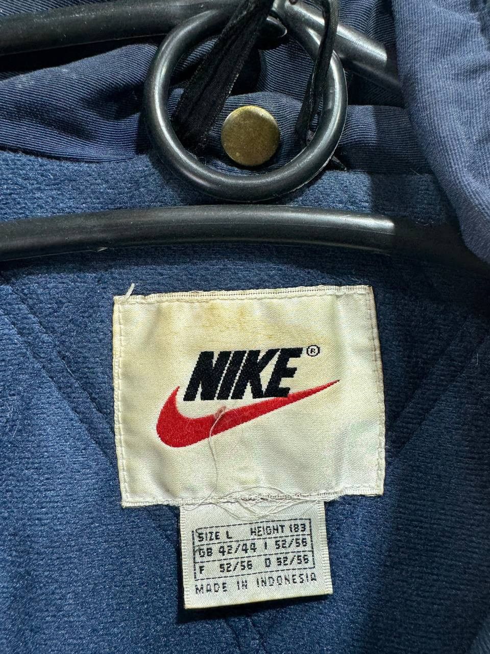 Vintage Vintage Nike Down Puffer Jacket Centr Big Logo Swoosh Drill Size US L / EU 52-54 / 3 - 7 Thumbnail