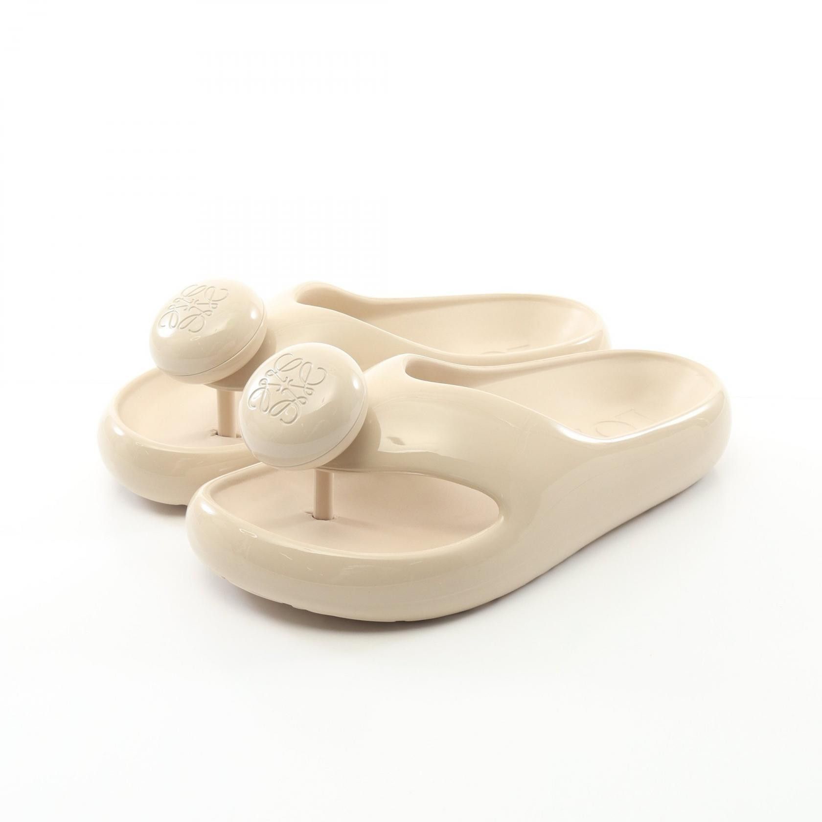 Loewe Loewe Foam Pebble Rubber Sandals Plastic Shoes L815465Xa6476338 in Beige, Women's