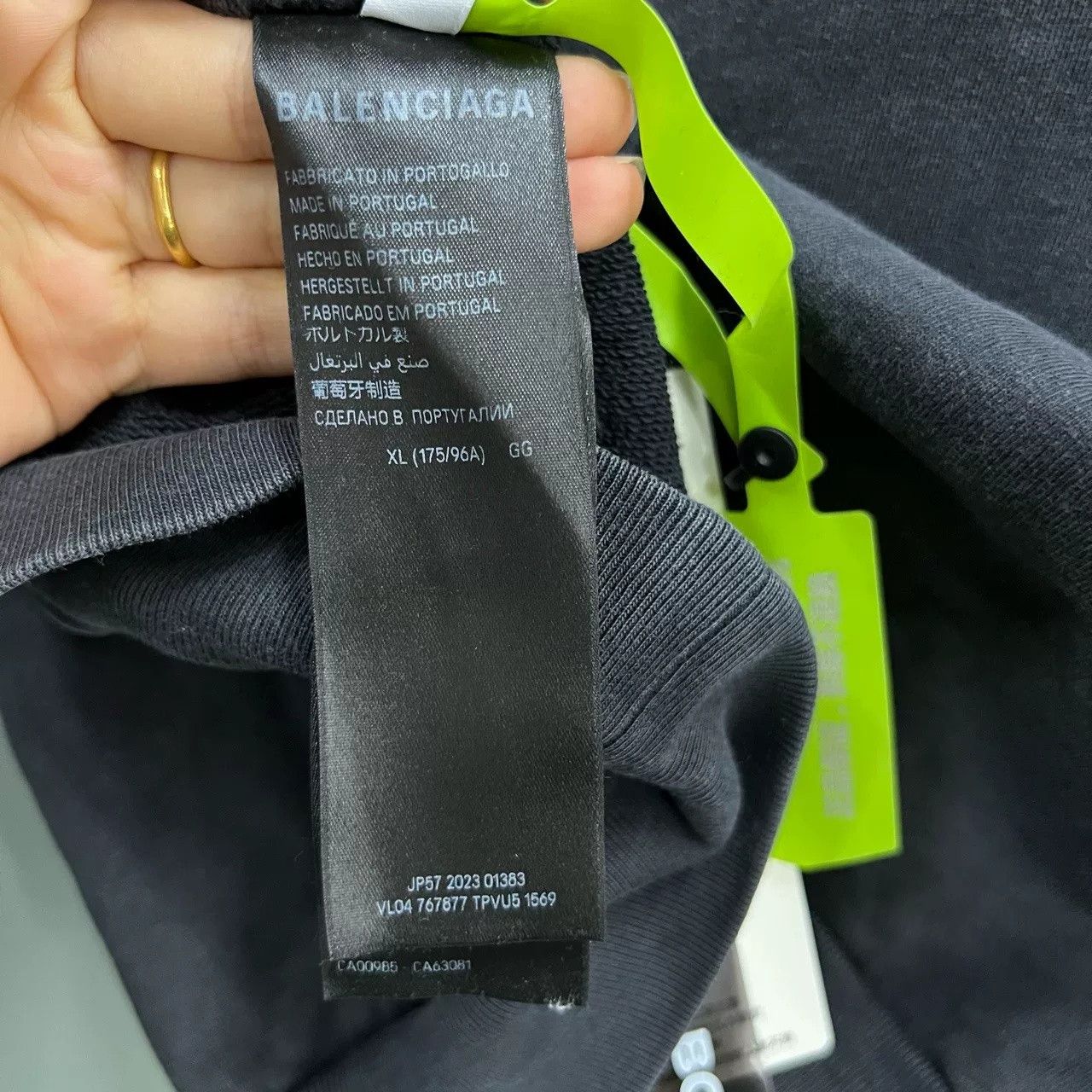 Balenciaga Balenciaga Black Back Graffiti Logo Hoodie Size US XL / EU 56 / 4 - 5 Thumbnail