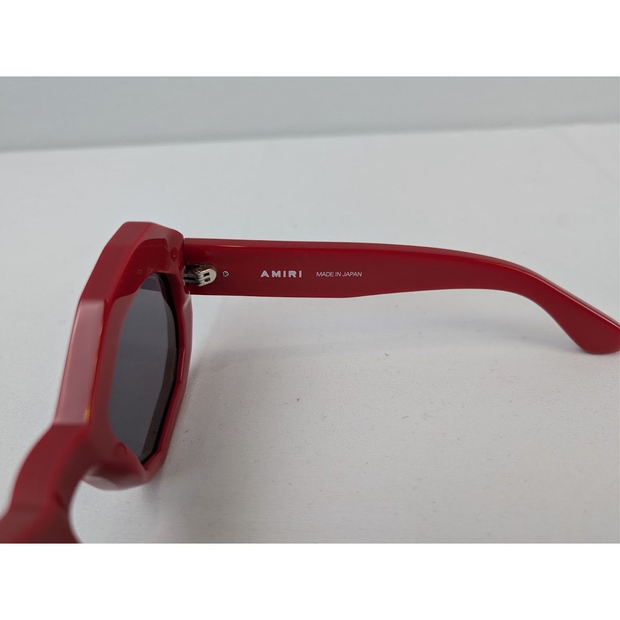 Amiri o1rshd1 Q:2 / Size: OS / Honey Comb Sunglasses in Red Size ONE SIZE - 5 Thumbnail