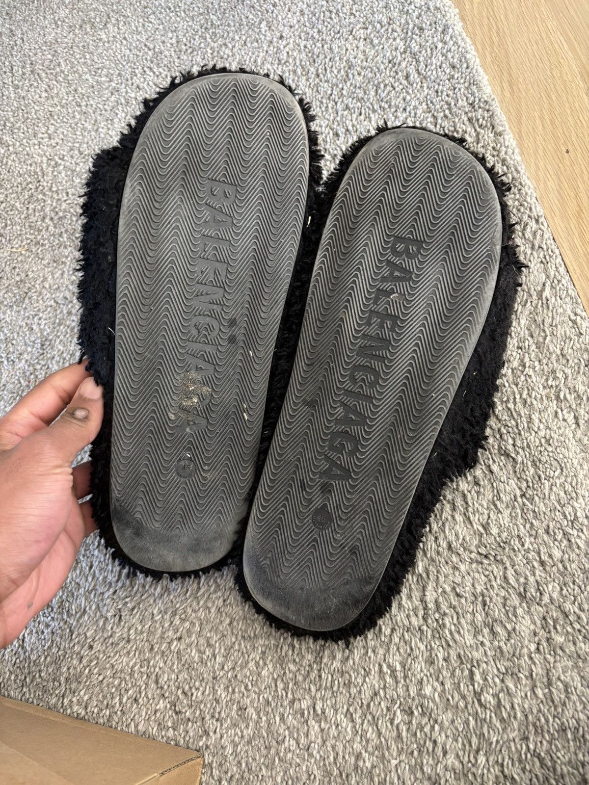 Balenciaga balenciaga fur paris slides Size US 12 / EU 45 - 4 Thumbnail