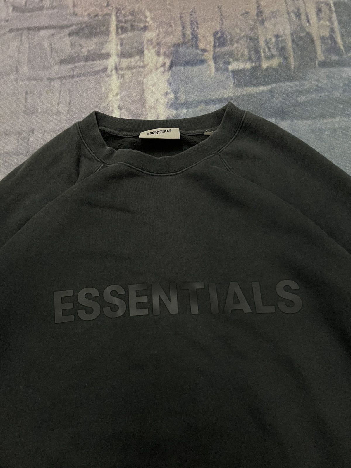 Fear of God ESSENTIALS FEAR OF GOD RUBBER LOGO CREWNECK OVERSIZE STYLE Size US S / EU 44-46 / 1 - 6 Thumbnail