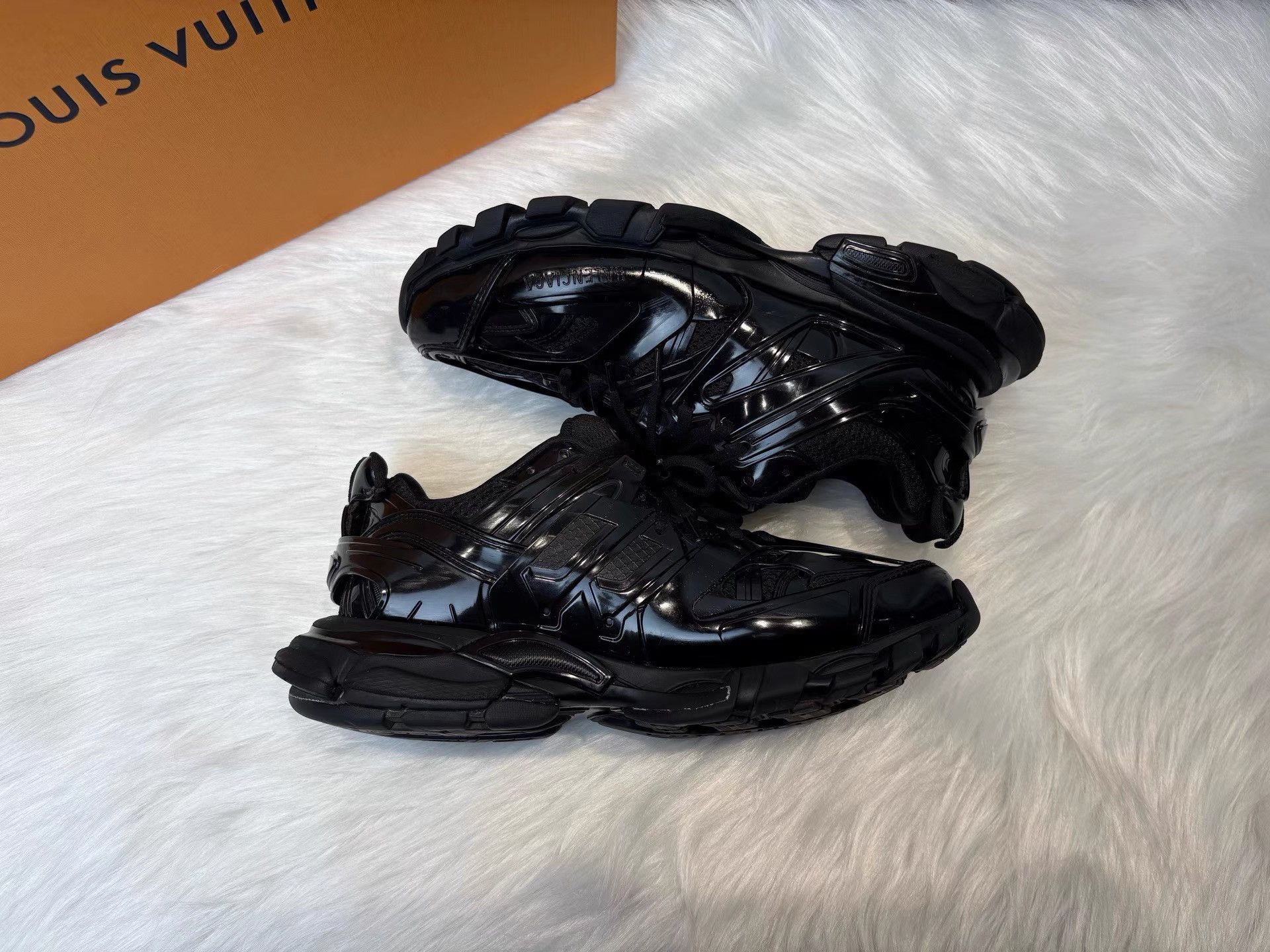Balenciaga Balenciaga Track Embossed Logo Dad Shoes K36 Size US 10 / EU 43 - 6 Thumbnail