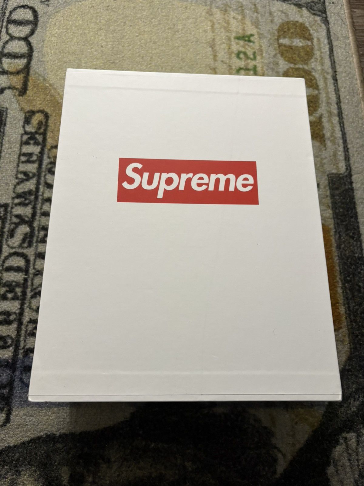 Supreme Supreme 30 Years: T-Shirts 1994-2024 Book Set Size ONE SIZE - 3 Thumbnail