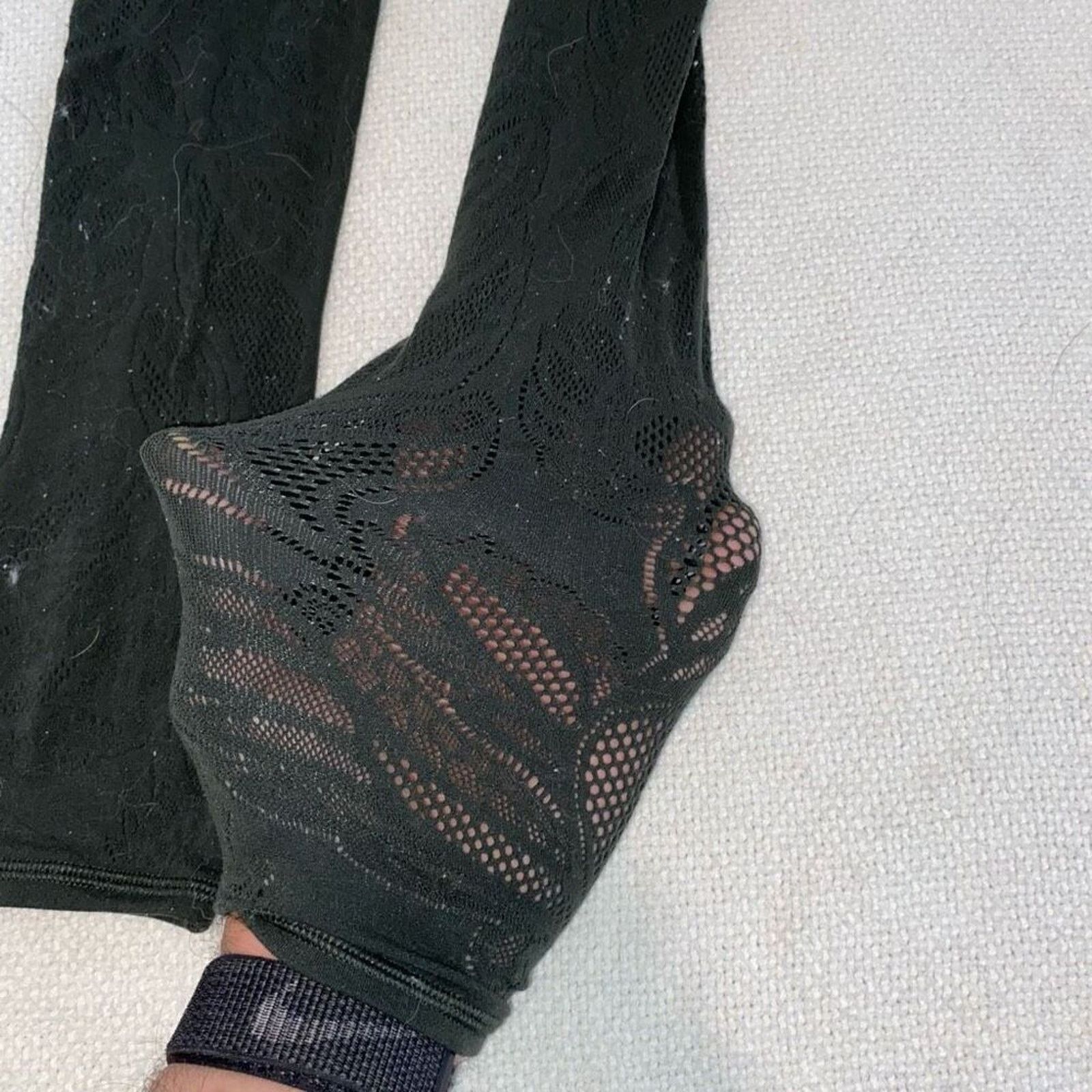 Lululemon Lululemon olive green laser cut floral leggings | Sz 4 Size 27" / US 4 / IT 40 - 7 Thumbnail
