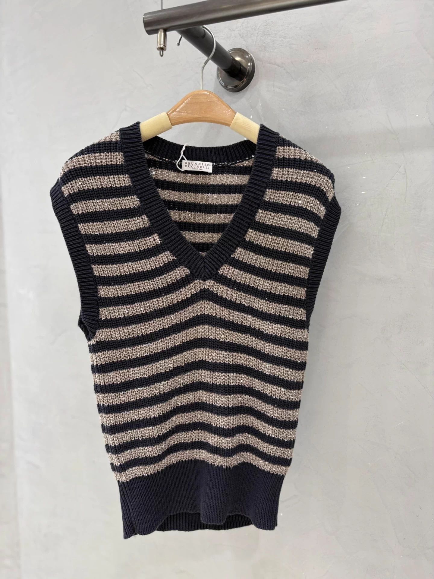 Brunello Cucinelli BC Sparkle Stripe V-neck Knit Vest Deadstock M Size M / US 6-8 / IT 42-44 - 1 Thumbnail