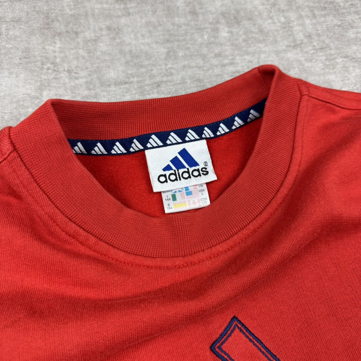 Adidas Vintage Adidas Sweatshirt Size US S / EU 44-46 / 1 - 2 Thumbnail