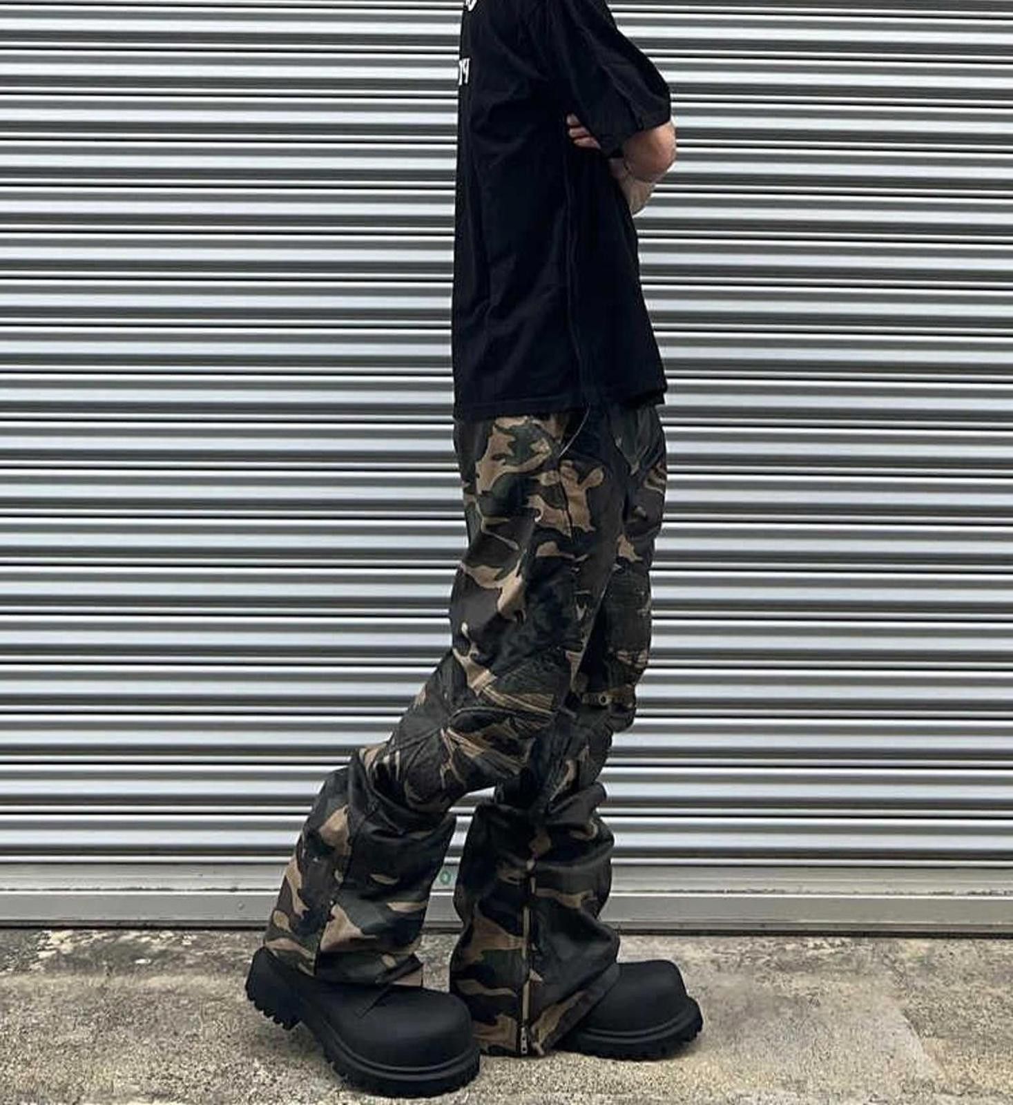 Japanese Brand Camo Print Stacked Flared Pants Size US 32 / EU 48 - 2 Thumbnail