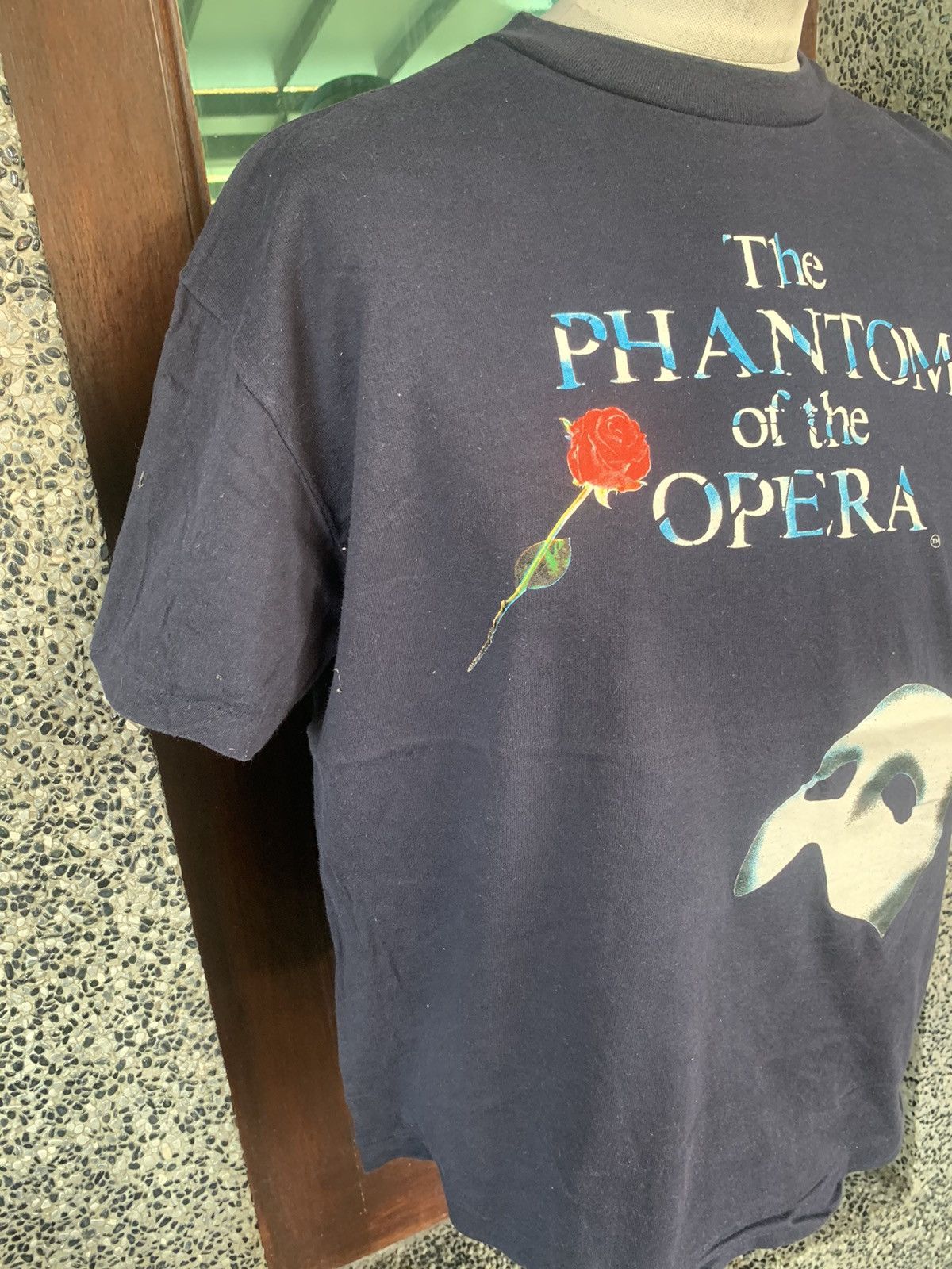 Vintage Vintage 90s Phantom Of The Opera Musical Romance T shirt Size US L / EU 52-54 / 3 - 4 Thumbnail