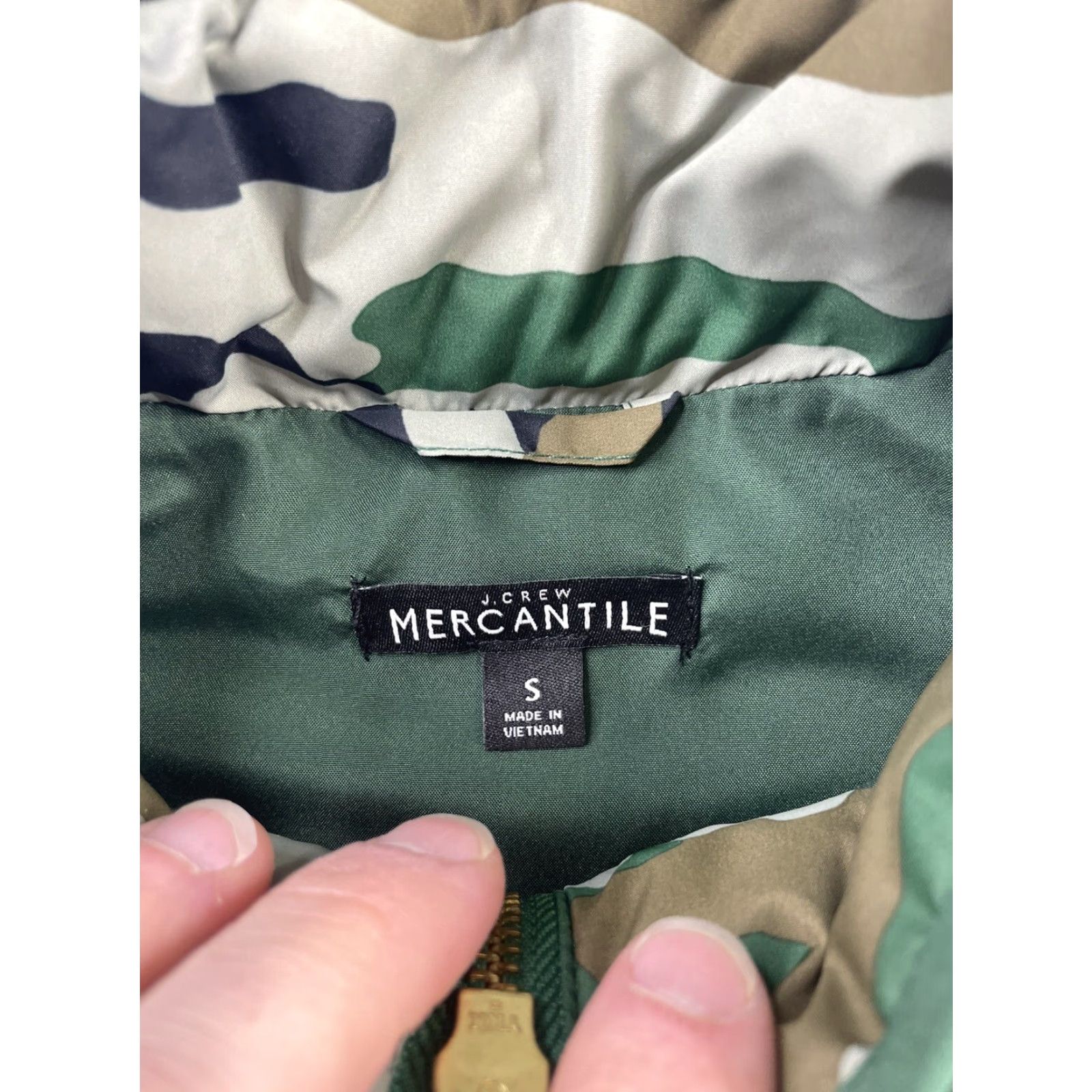 J.Crew J. Crew Mercantile Vest Full Zip Camo Print Quilted Womens Size S Multicolor Excursion Size S / US 4 / IT 40 - 2 Thumbnail