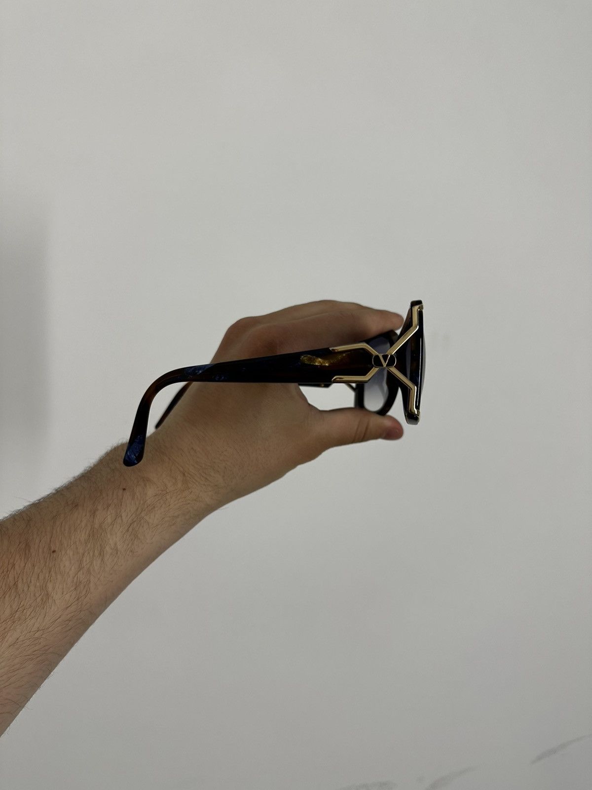 Valentino Valentino Sunglasses With Case Size ONE SIZE - 4 Thumbnail