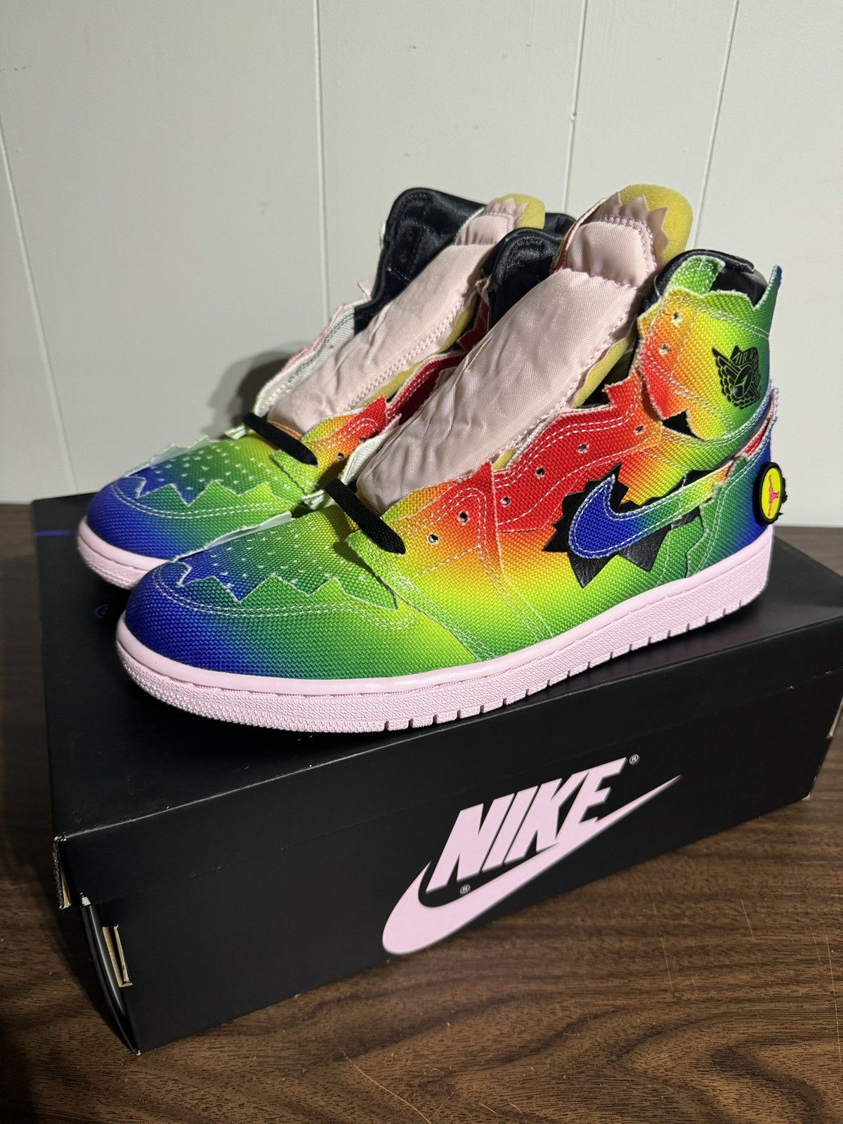 Jordan Brand Air Jordan 1 Retro OG High x J Balvin Tie Dye Multicolor Size US 10.5 / EU 43-44 - 2 Thumbnail